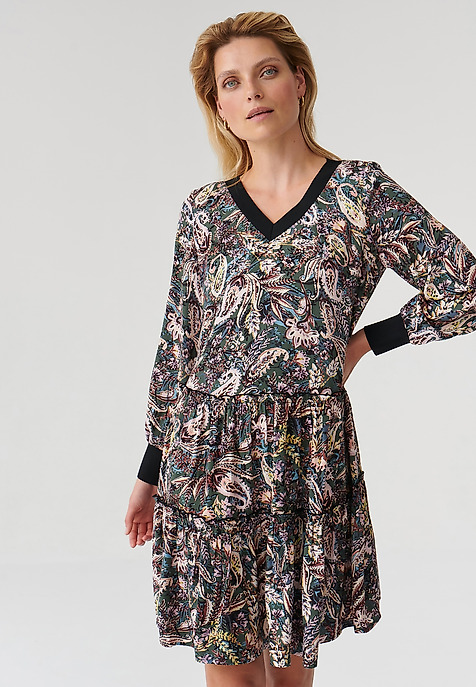 LUŹNA WZORZYSTA SUKIENKA TKANINOWA EMRAMI 1 LUŹNA WZORZYSTA SUKIENKA TKANINOWA EMRAMI 1