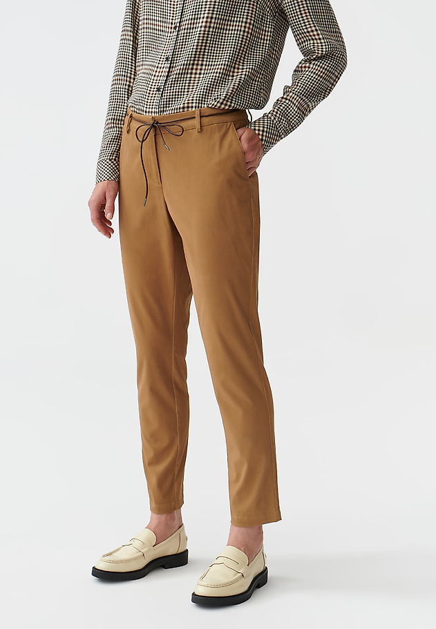 LADIES’ TROUSERS WITH TIED STRAP AMISO LADIES’ TROUSERS WITH TIED STRAP AMISO BEŻOWY 2