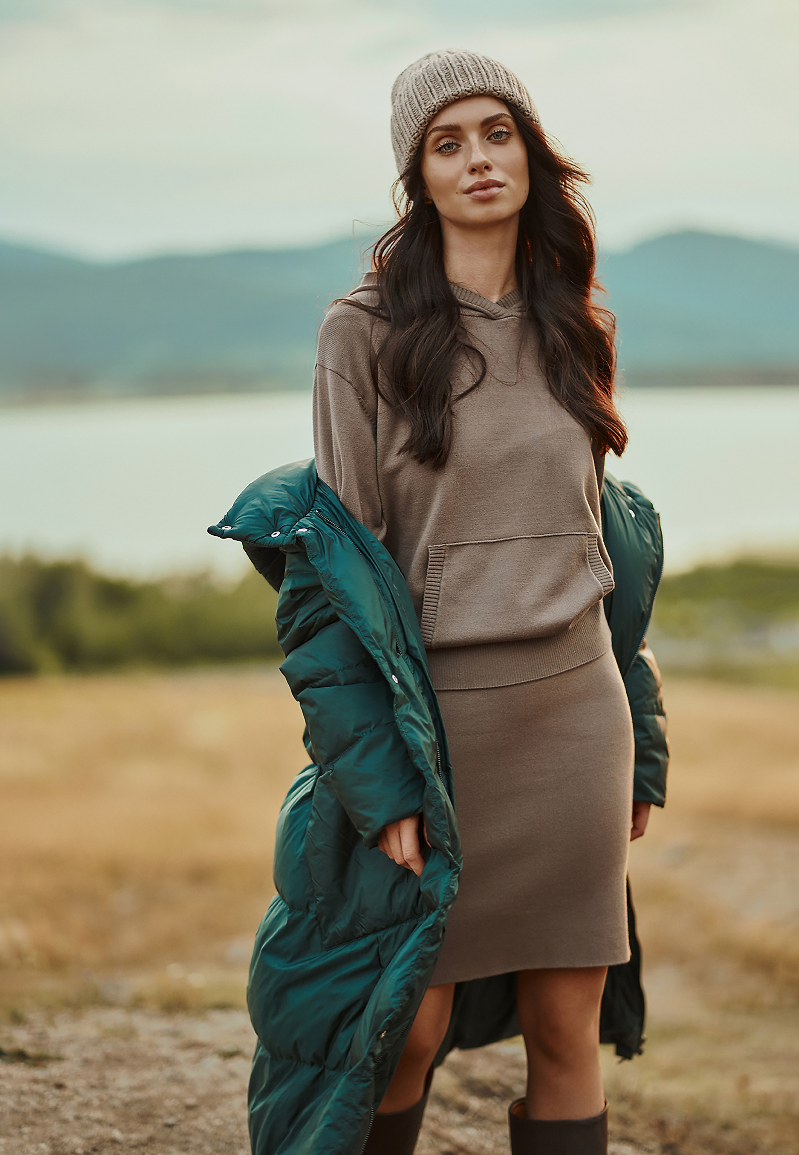 DZIANINOWA SPÓDNICA O OŁÓWKOWYM KROJU - GEME DZIANINOWA SPÓDNICA O OŁÓWKOWYM KROJU - GEME BEŻOWY 101128