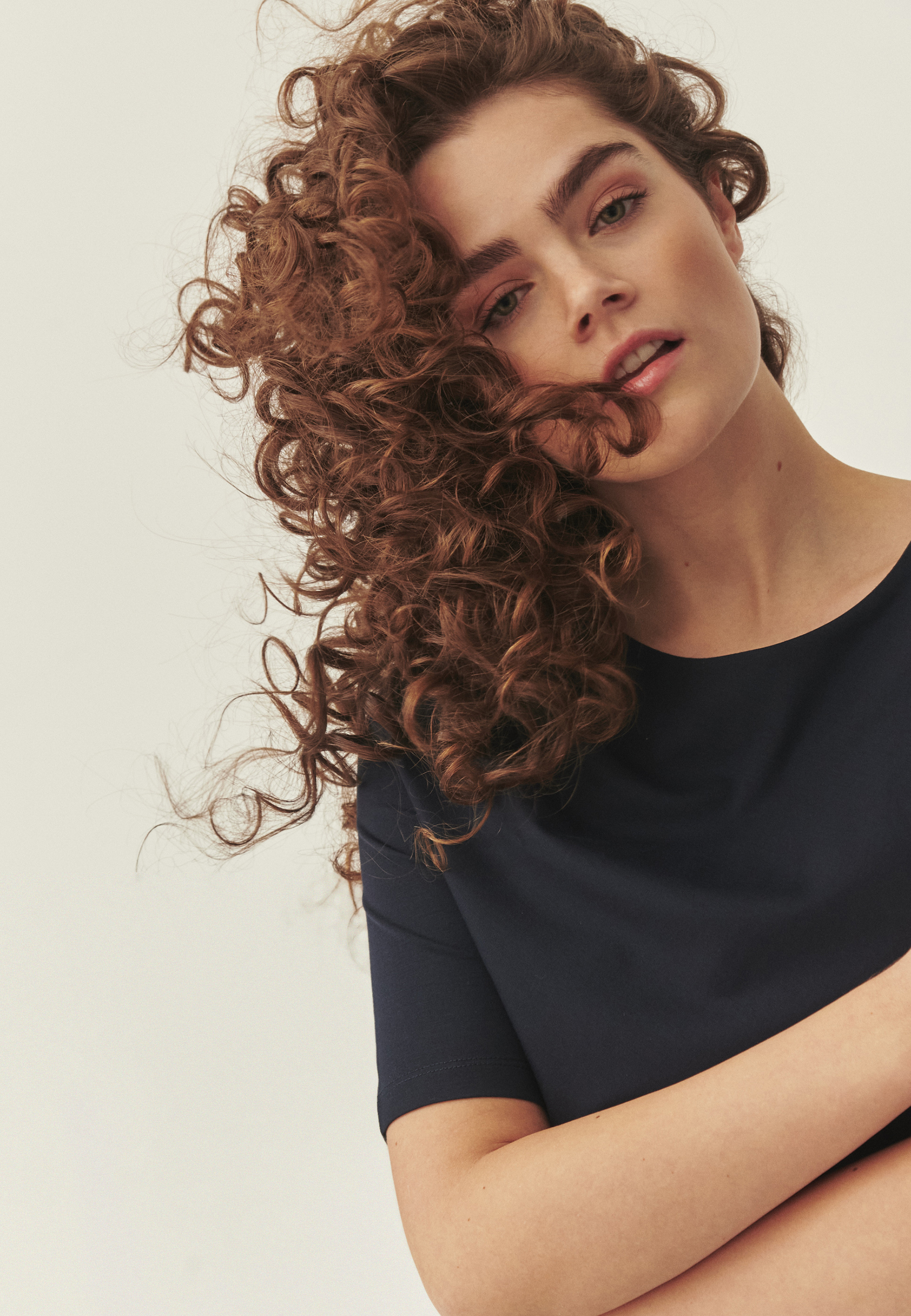 KLASYCZNA SUKIENKA Z MARSZCZENIEM - PRIMRO GRANATOWY 2