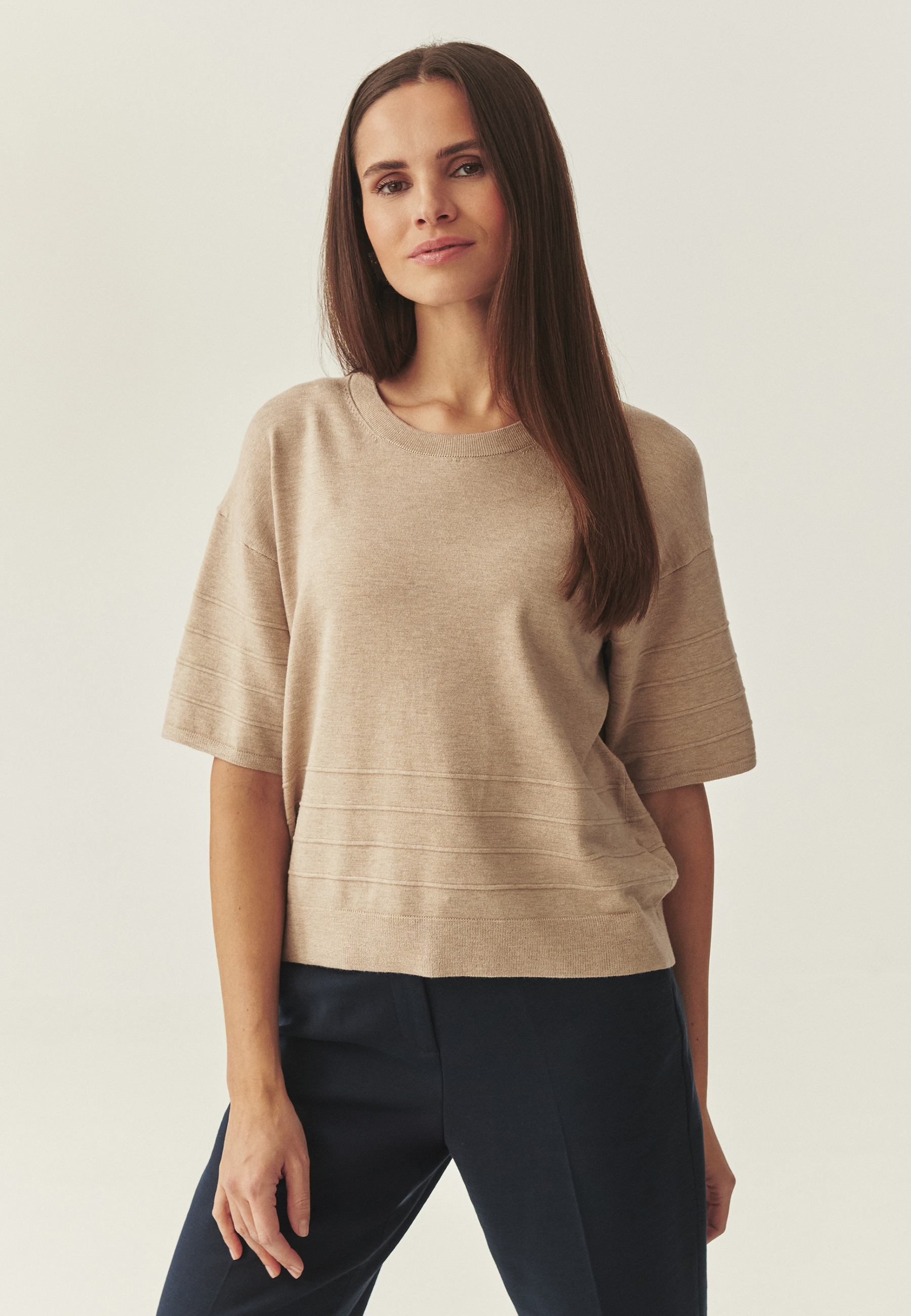 SVETROVÁ BLÚZKA S VISKÓZOU LENZING™ ECOVERO™ – PATRA BÉŽOVÁ 2