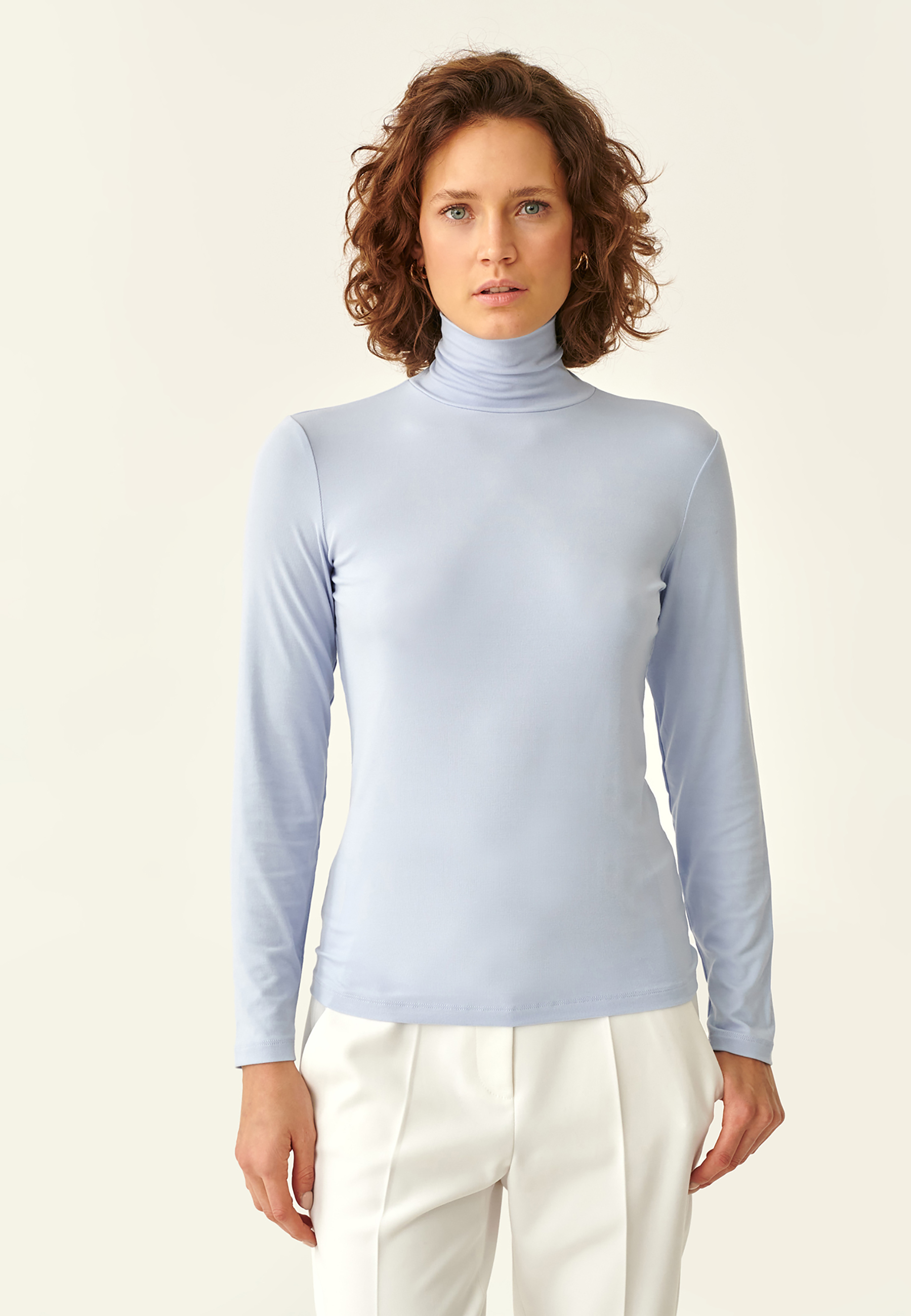 BLUZĂ CLASICĂ DE DAMĂ CU GULER ÎNALT GOLTIKA