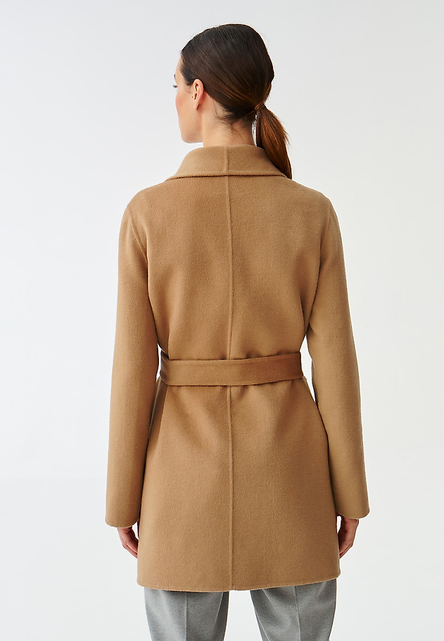 LADIES’ COAT WITH A BELT MOZA LADIES’ COAT WITH A BELT MOZA BEŻOWY 4