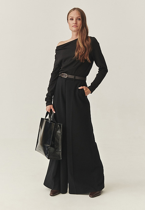 KLASYCZNA BLUZKA Z DEKOLTEM TYPU WODA - RITA KLASYCZNA BLUZKA Z DEKOLTEM TYPU WODA - RITA