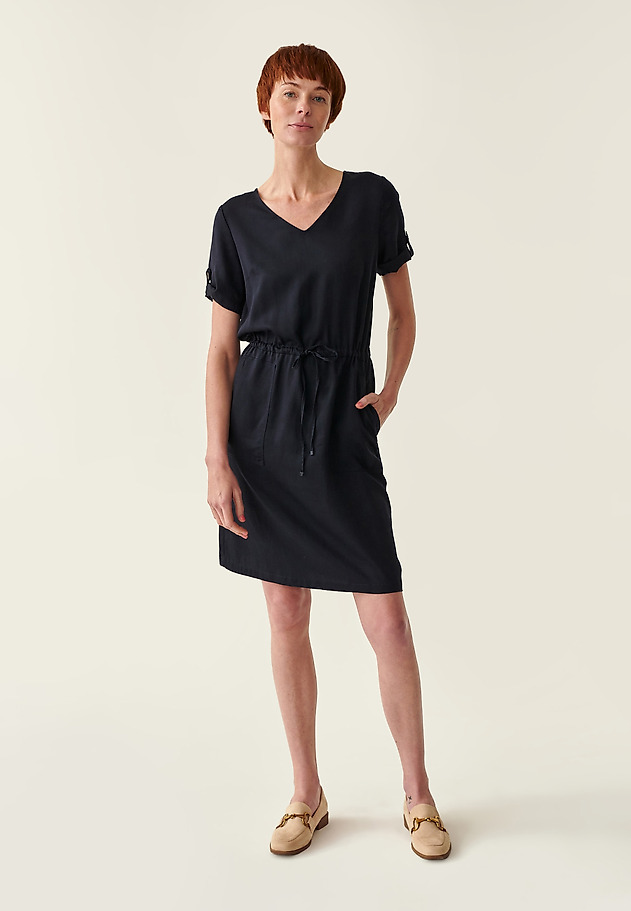 ROCHIE SCURTĂ CU BUZUNARE APLICATE KEMO ROCHIE SCURTĂ CU BUZUNARE APLICATE KEMO BLEUMARIN 2