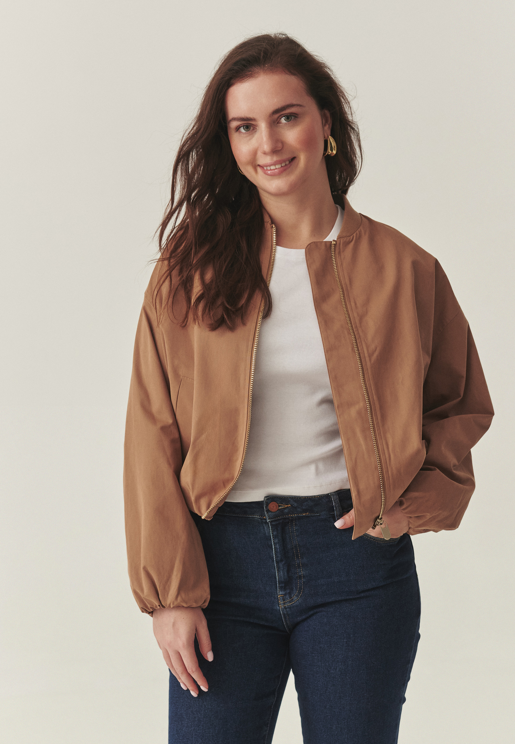 DÁMSKA BOMBERA – SAKALINO BÉŽOVÁ 2