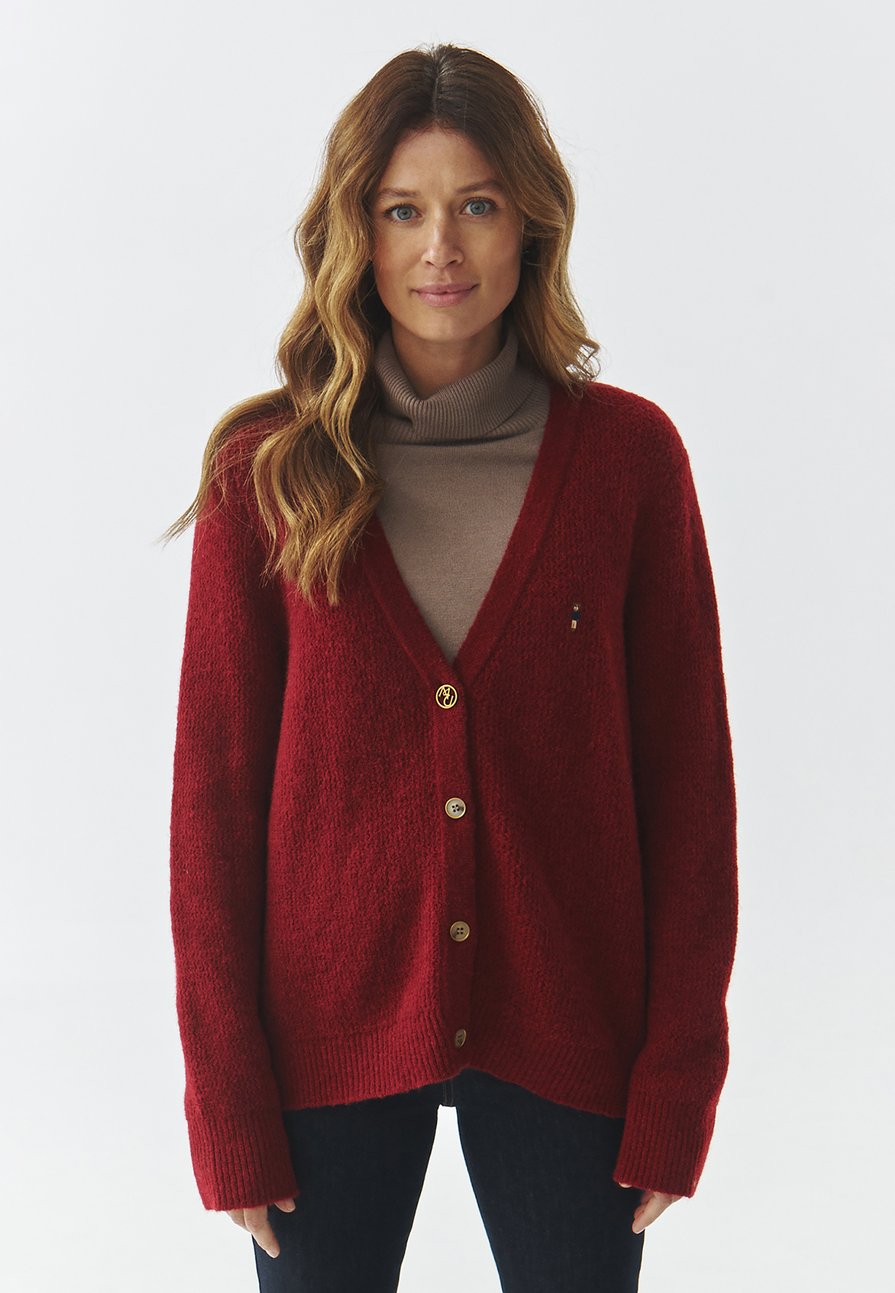 DÁMSKY KARDIGÁN S OZDOBNÝMI GOMBÍKMI A NÁŠIVKOU – ARLETA