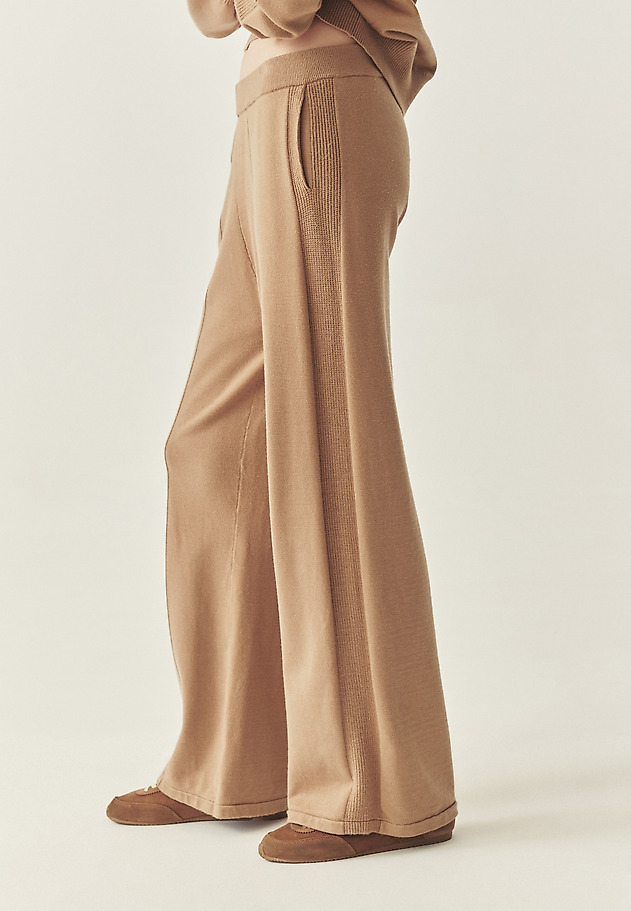 SZEROKIE SPODNIE Z WISKOZĄ - FLOKS SZEROKIE SPODNIE Z WISKOZĄ - FLOKS BEŻOWY 4