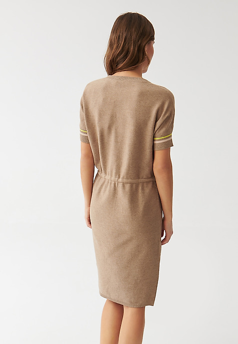 SUKIENKA DZIANINOWA Z OZDOBNYM ŚCIĄGACZEM NA MANKIECIE - PAM BEŻOWY 2