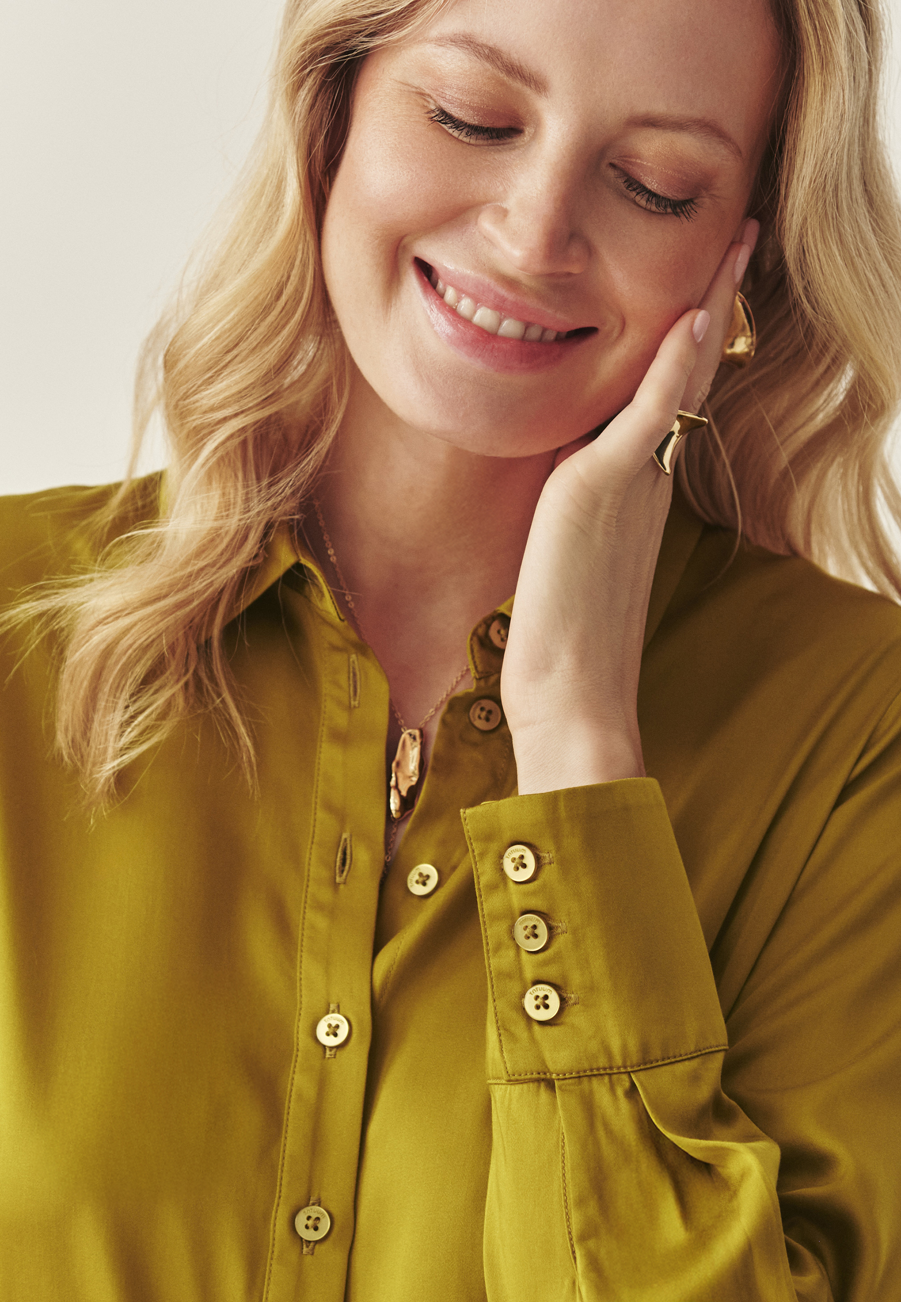 SATYNOWA KOSZULA Z LYOCELLEM TENCEL™ -  NIKOLA ZIELONY 2