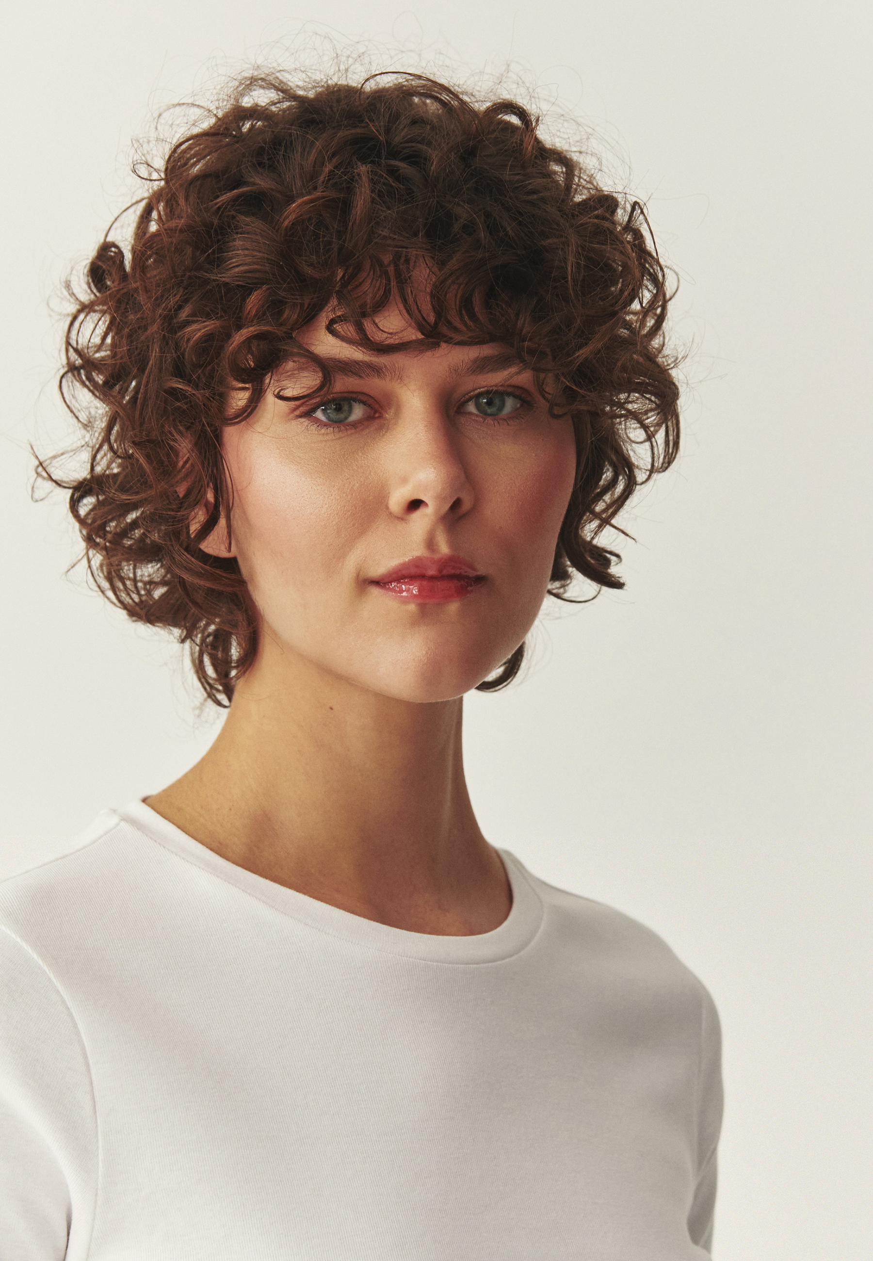 BAVLNENÉ TRIČKO S KRÁTKYMI RUKÁVMI - KIRI BIELA 2