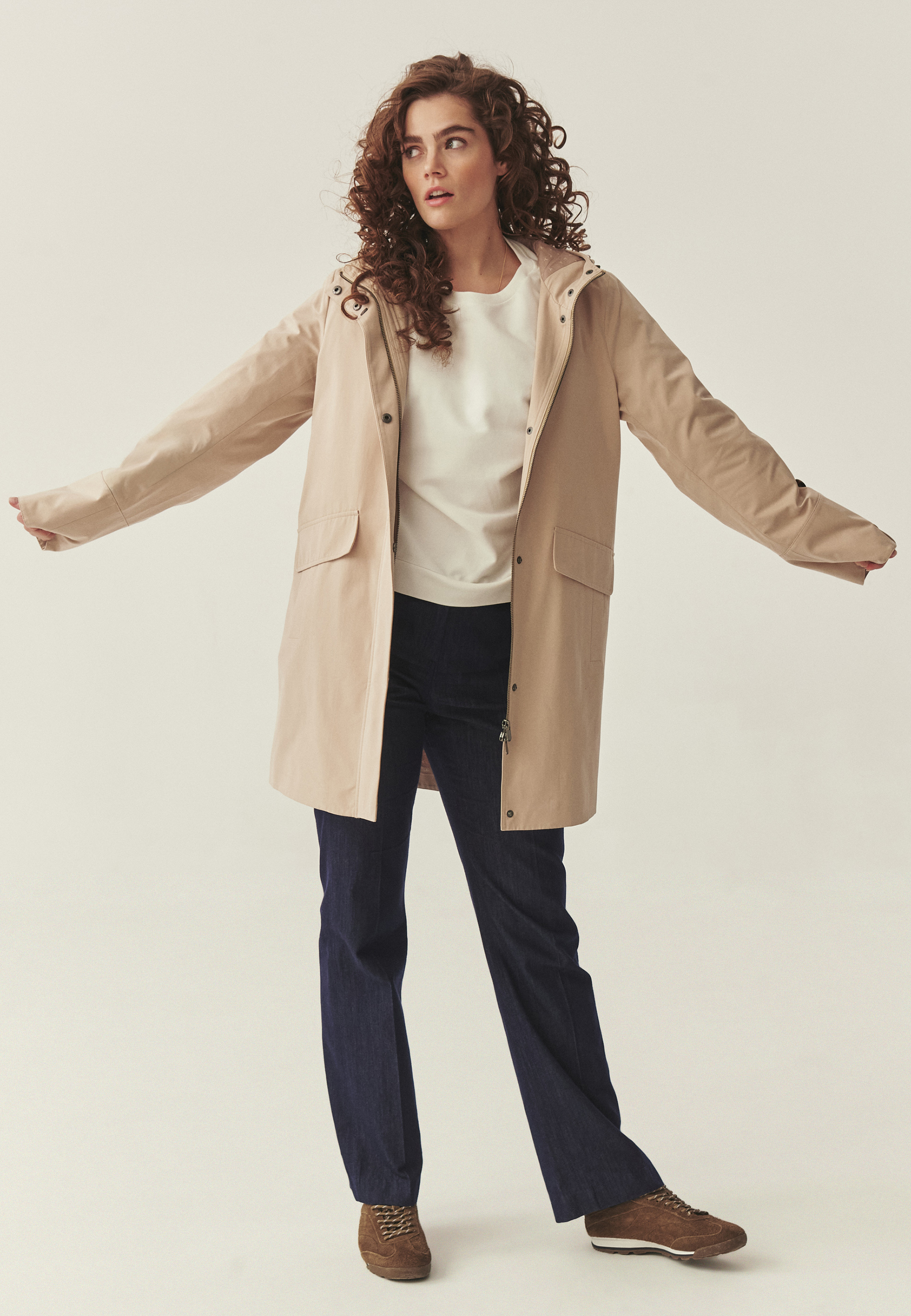 LEŽÉRNÍ BUNDA S KAPUCÍ – KORNELI