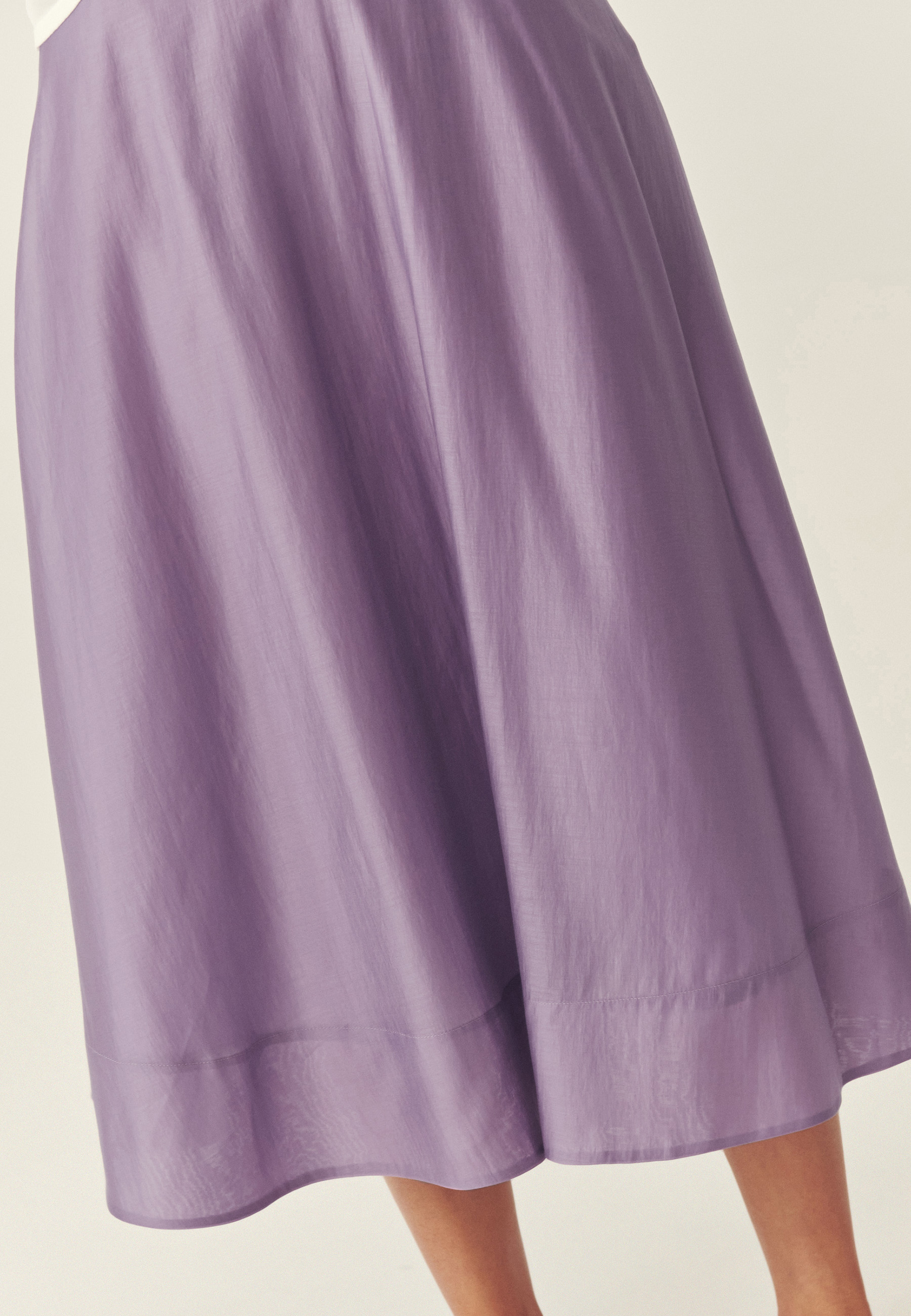 ROZKLOSZOWANA SPÓDNICA Z LYOCELLEM LENZING™ - BENRE FIOLETOWY 2