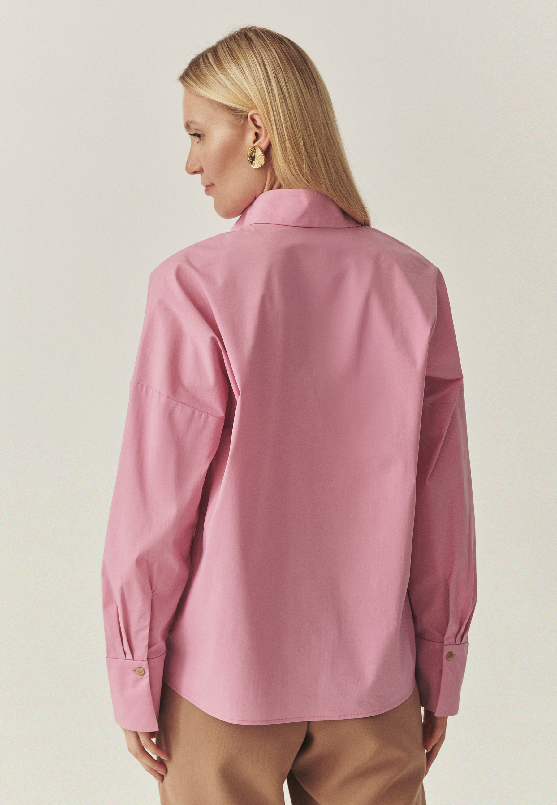 BLUZĂ PASTELATĂ, CU GULER RIDICAT — LOTARI ROZ 2