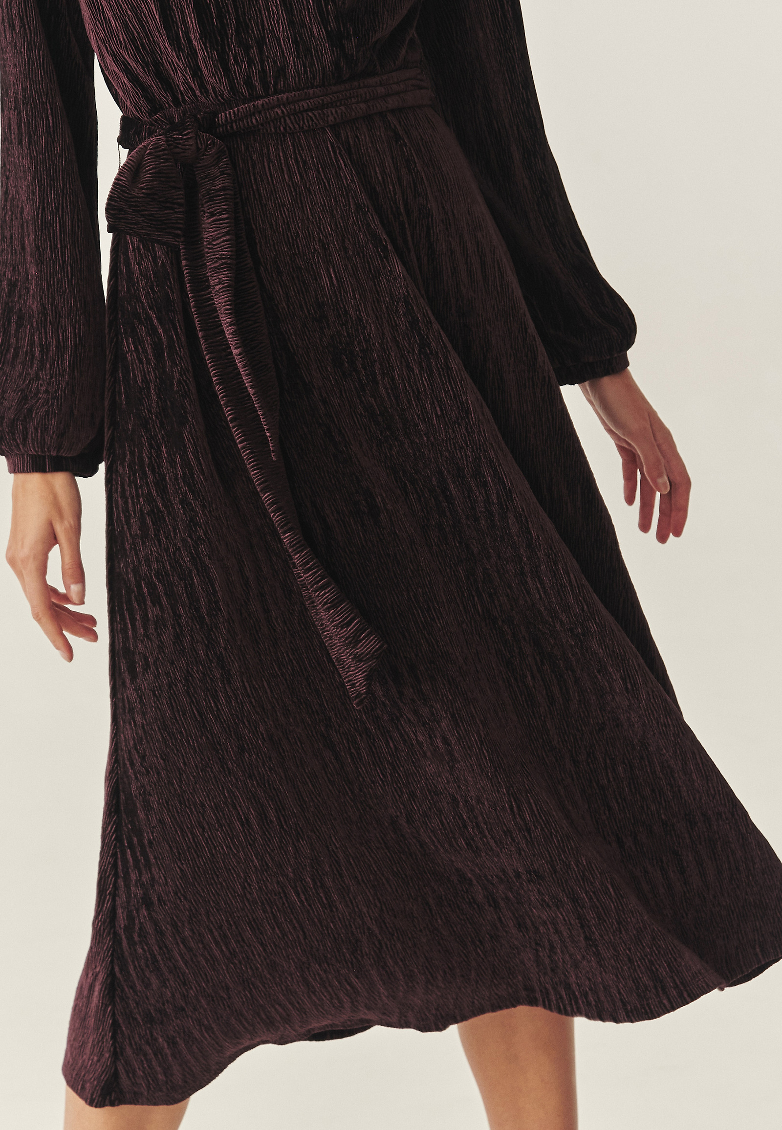 VELOUR MIDI DRESS - KRESE 1 VELOUR MIDI DRESS - KRESE 1 RED 118443