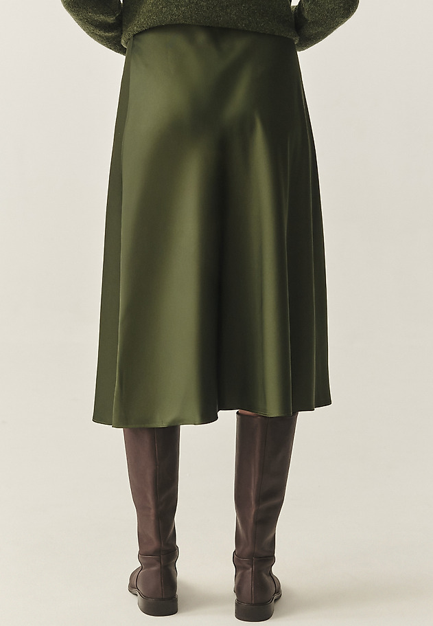 FUSTĂ MIDI DIN SATIN - SATINI 7 FUSTĂ MIDI DIN SATIN - SATINI 7 VERDE 3