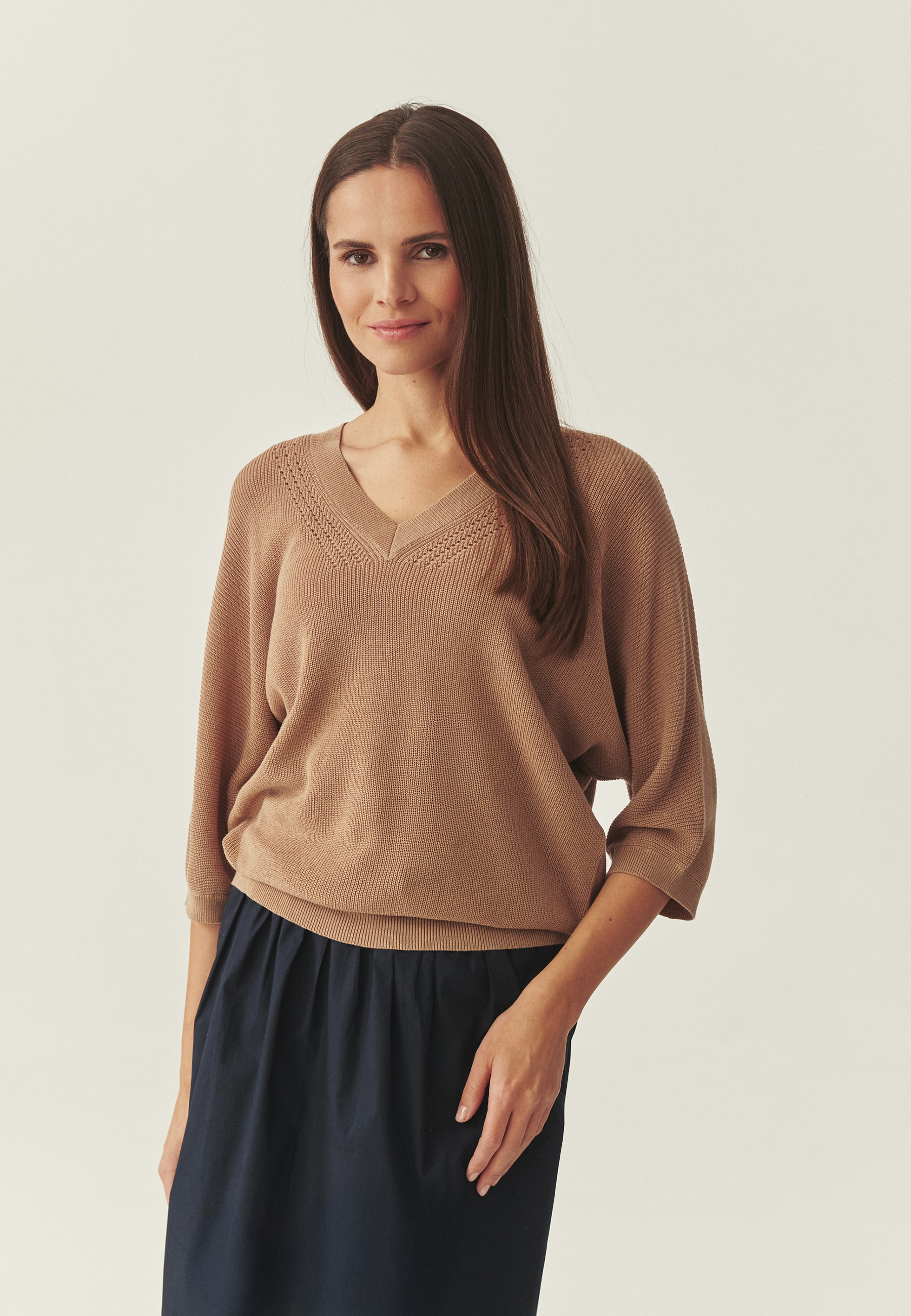 SWOBODNY SWETER - NEZARA