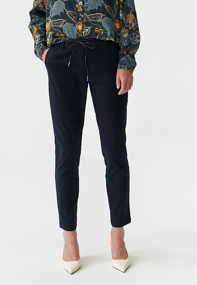 LADIES’ TROUSERS WITH TIED STRAP AMISO LADIES’ TROUSERS WITH TIED STRAP AMISO GRANATOWY 2