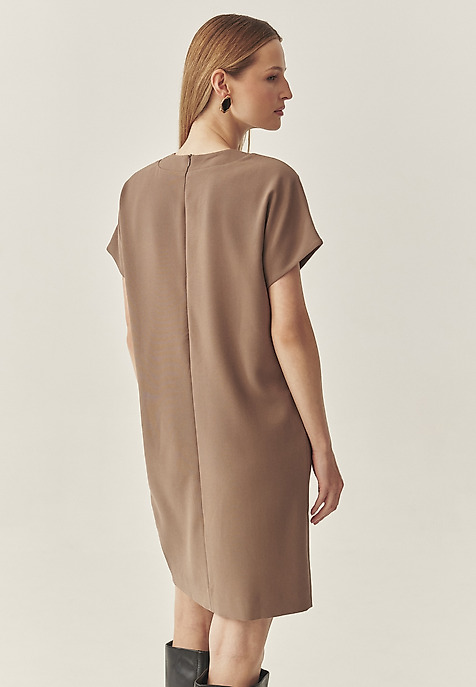 LADIES’ DRESS WITH DECORATIVE POCKETS - MENIRKO BEIGE 2