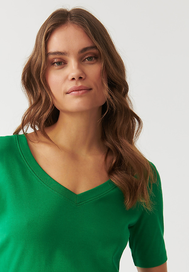 LADIES’ T-SHIRT WITH DEEP V-SHAPED NECKLINE - NOTA LADIES’ T-SHIRT WITH DEEP V-SHAPED NECKLINE - NOTA GREEN 5