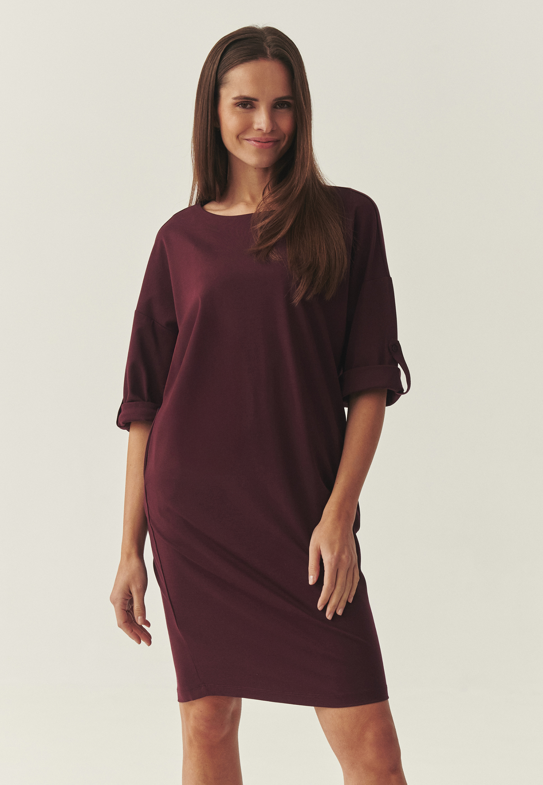 DZIANINOWA SUKIENKA O LUŹNYM KROJU - IVIKINA CZERWONY 2