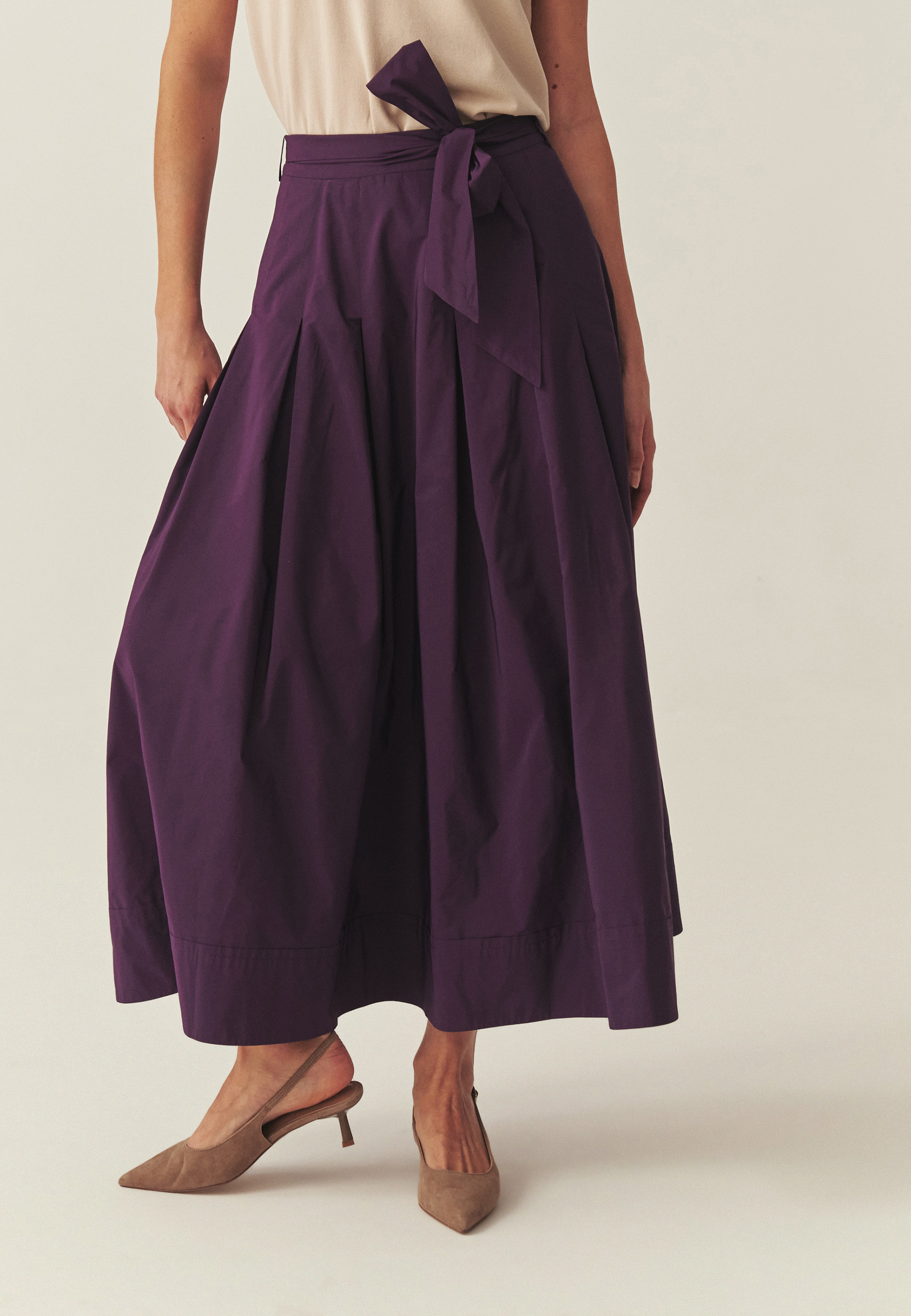 FIALOVÁ TAFTOVÁ MIDI SUKNĚ – TAFTANI