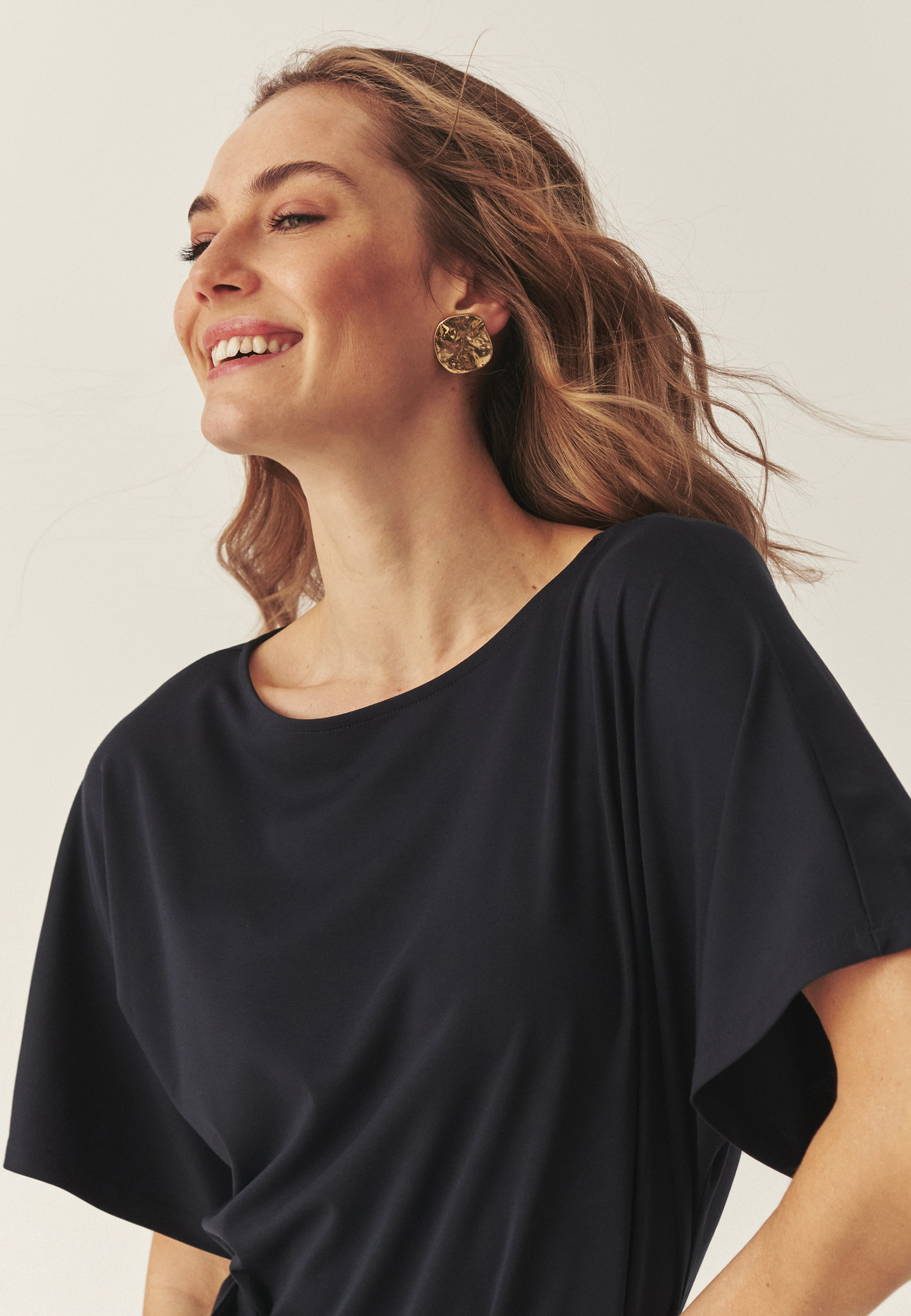 ŠATY LEŽÉRNÍHO STŘIHU – JOKO TMAVĚ MODRÁ 2