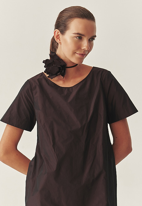 KRÓTKA SUKIENKA Z KWIATOWYM OZDOBNYM ELEMENTEM - GRACI 1 CZERWONY 2