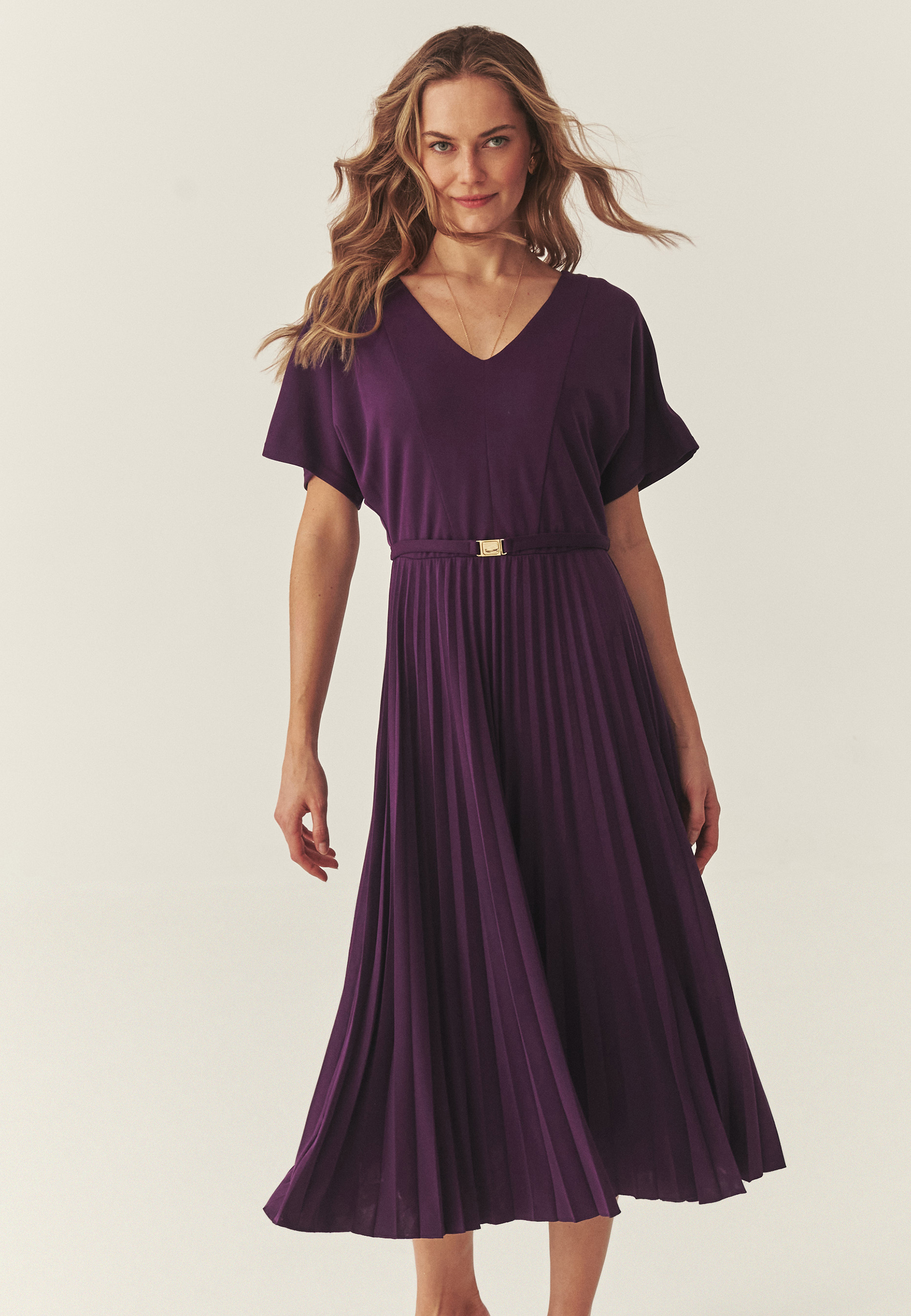 PLISOVANÉ MAXI ŠATY – NAKI