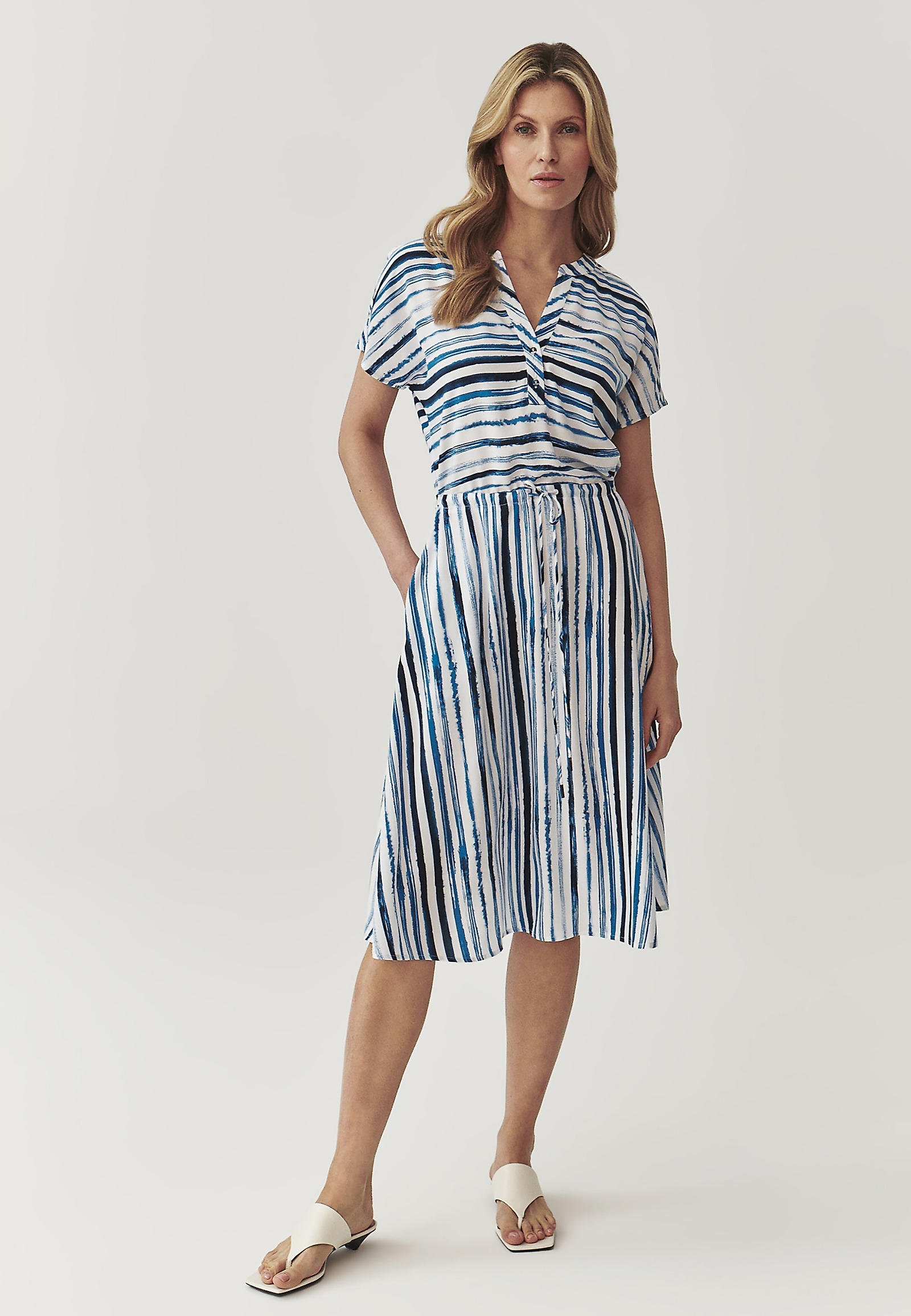 LADIES’ MIDI DRESS WITH IRREGULAR STIPES PRINT - MERIA LADIES’ MIDI DRESS WITH IRREGULAR STIPES PRINT - MERIA MULTICOLOR 97714
