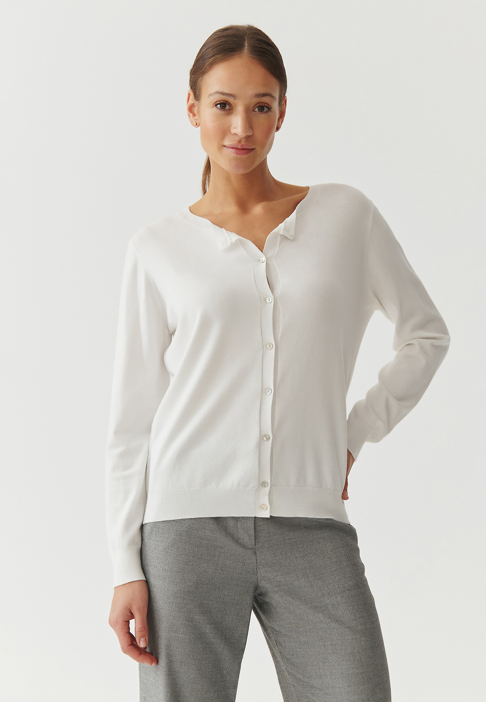 ROZPINANY SWETER DAMSKI Z MIESZANKI WISKOZOWEJ - KONTROKO ROZPINANY SWETER DAMSKI Z MIESZANKI WISKOZOWEJ - KONTROKO ECRU 95553