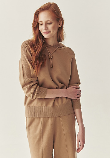 SWOBODNA BLUZA Z KAPTUREM - FLOKSI SWOBODNA BLUZA Z KAPTUREM - FLOKSI