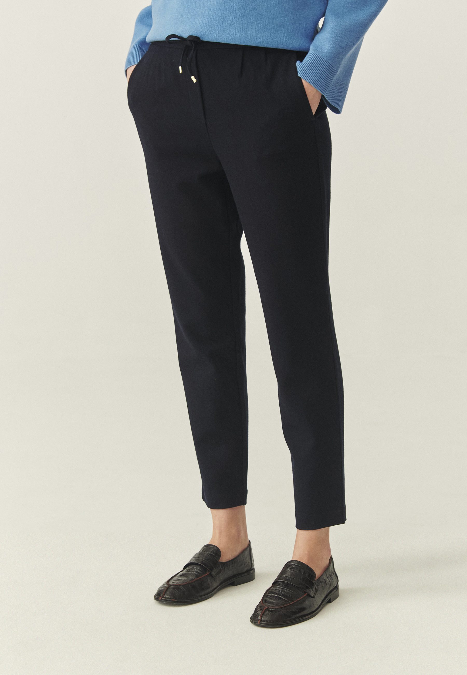 KNITTED TROUSERS WITH LENZING™ ECOVERO™ VISCOSE - LILOTI NAVY BLUE 2