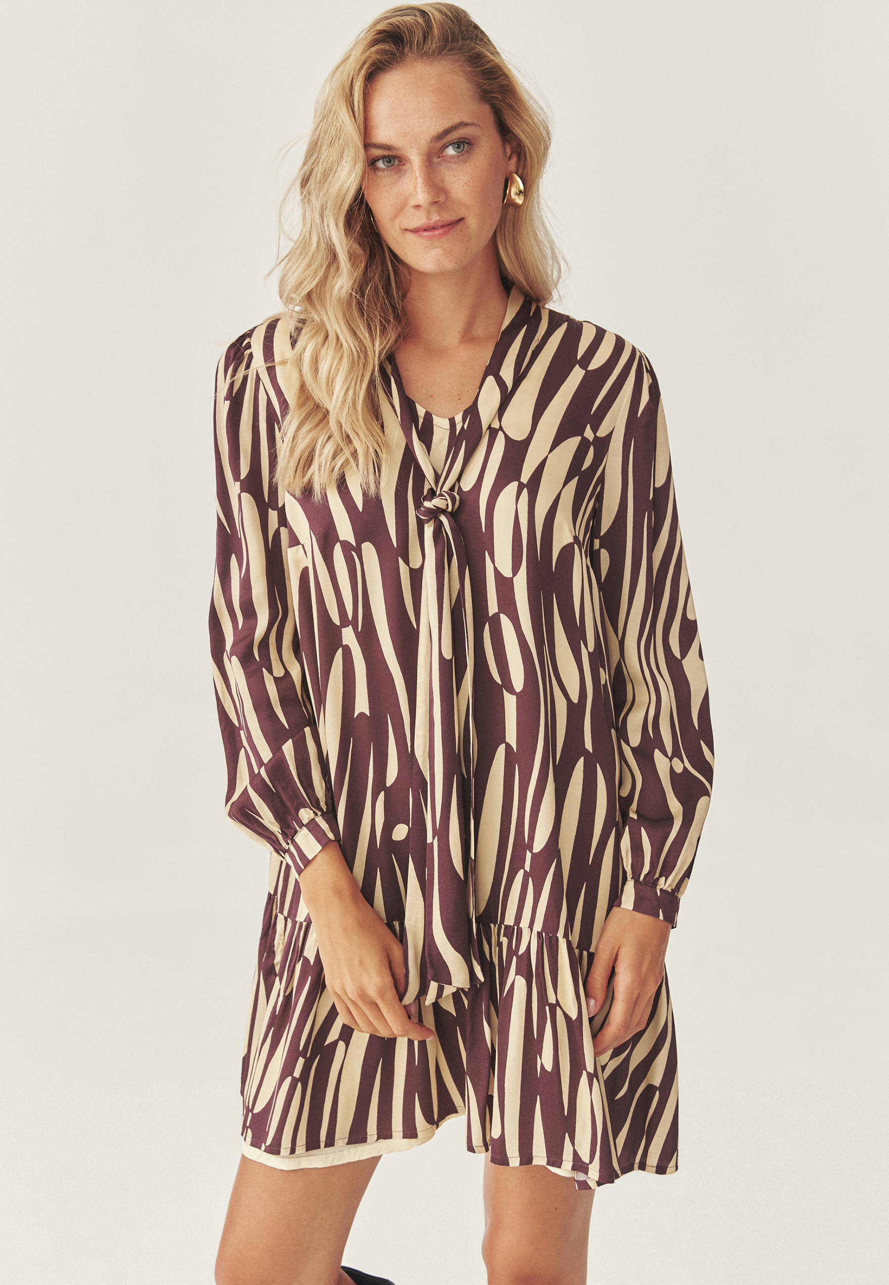 ROCHIE DIN VISCOZĂ CU MODEL - TAMIE