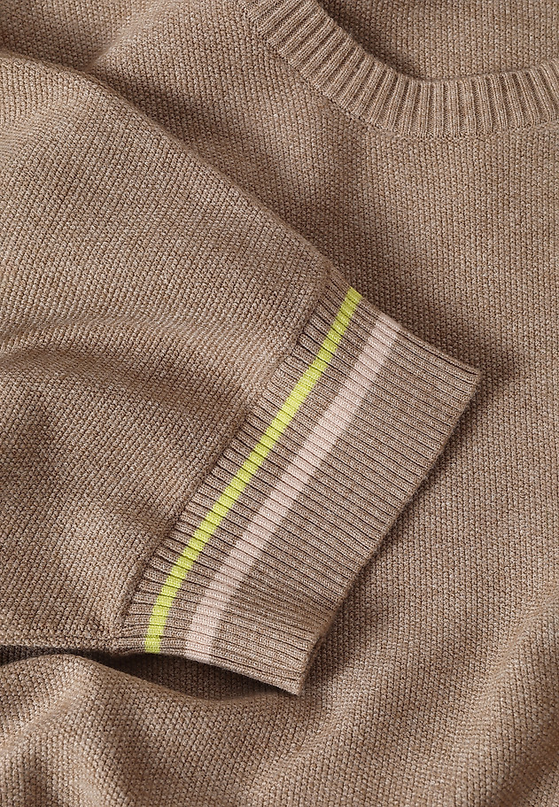 LADIES’ DRESS WITH DECORATIVE PULLER ON THE CUFFS - PAM LADIES’ DRESS WITH DECORATIVE PULLER ON THE CUFFS - PAM BEŻOWY 8