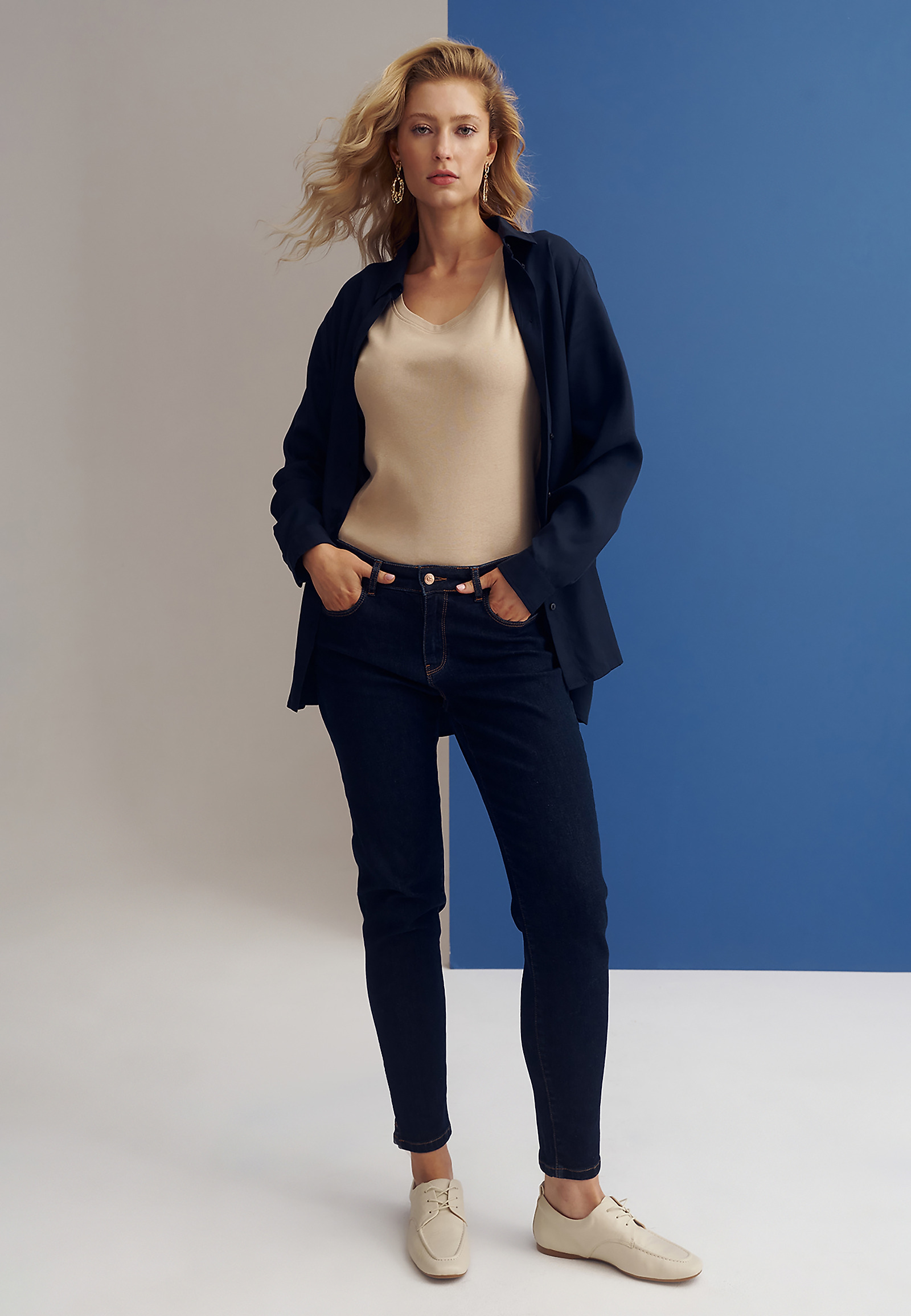 DÁMSKE PRILIEHAVÉ BAVLNENÉ TRIČKO – ANTONINA DÁMSKE PRILIEHAVÉ BAVLNENÉ TRIČKO – ANTONINA BÉŽOVÁ 98891