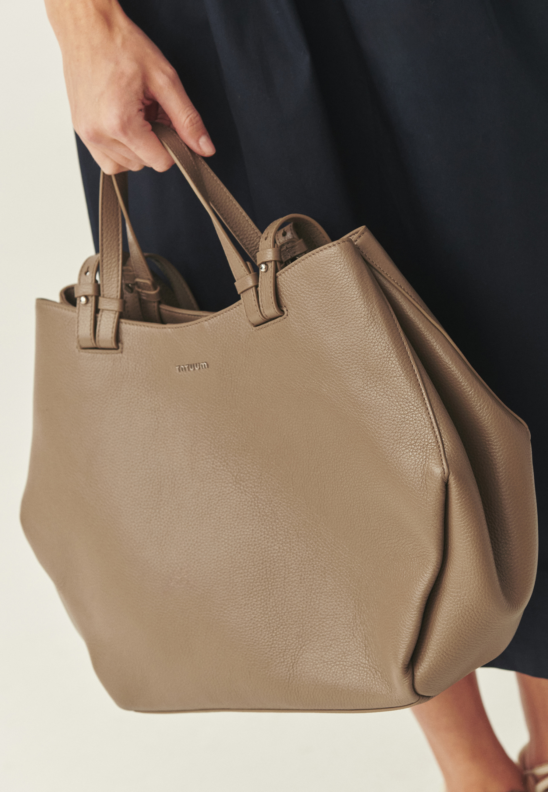 DÁMSKA KOŽENÁ KABELKA – LIVETTA BÉŽOVÁ 2