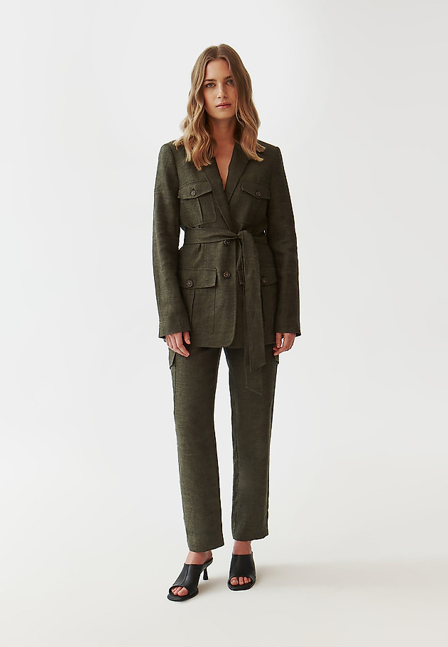 BREATHABLE LADIES’ BLAZER WITH A BELT AROUND THE WAIST - MIANKO 1 BREATHABLE LADIES’ BLAZER WITH A BELT AROUND THE WAIST - MIANKO 1 ZIELONY 2