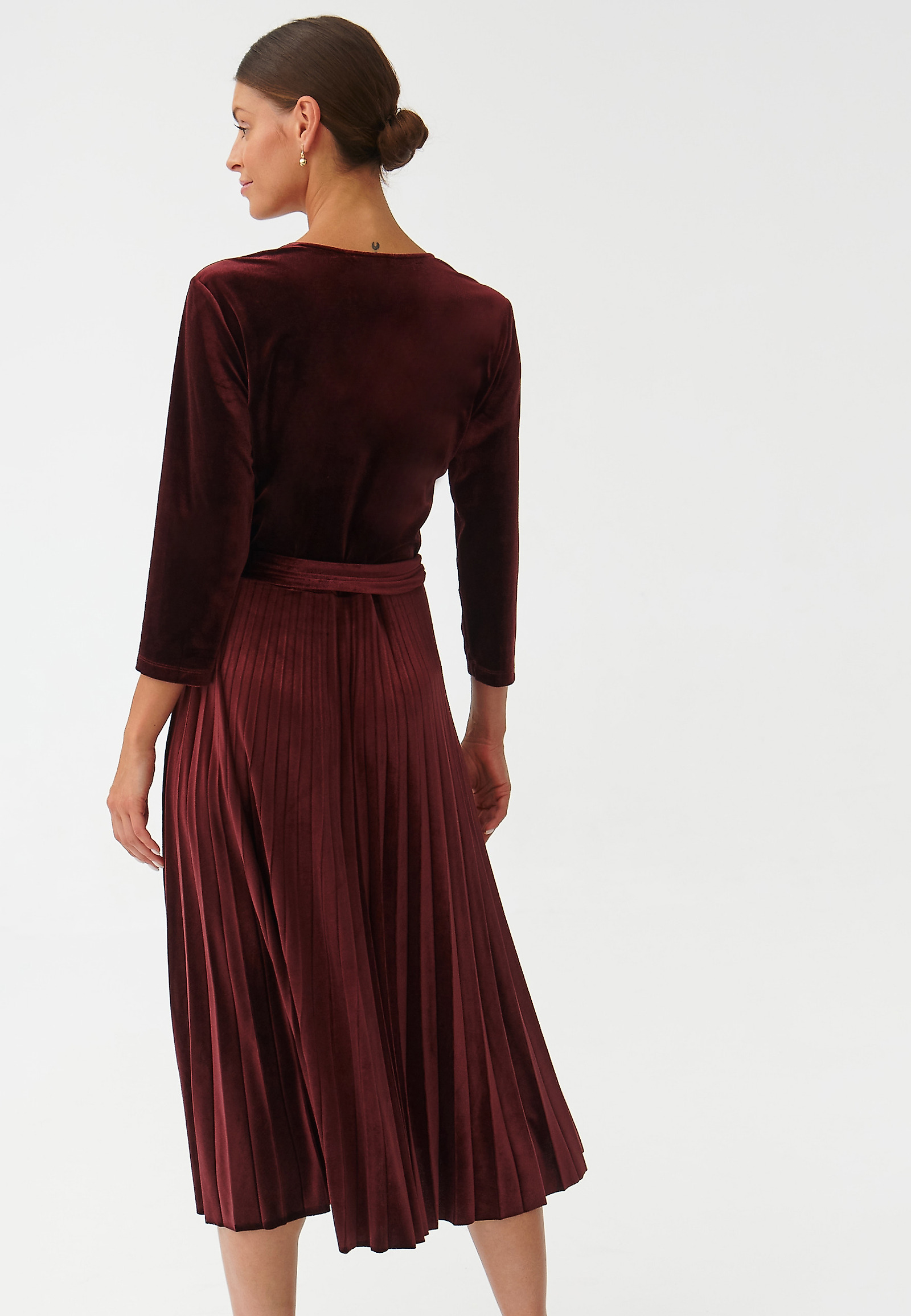 LADIES’ VELVET DRESS WITH A TIE ANIKAMI LADIES’ VELVET DRESS WITH A TIE ANIKAMI RED 92761