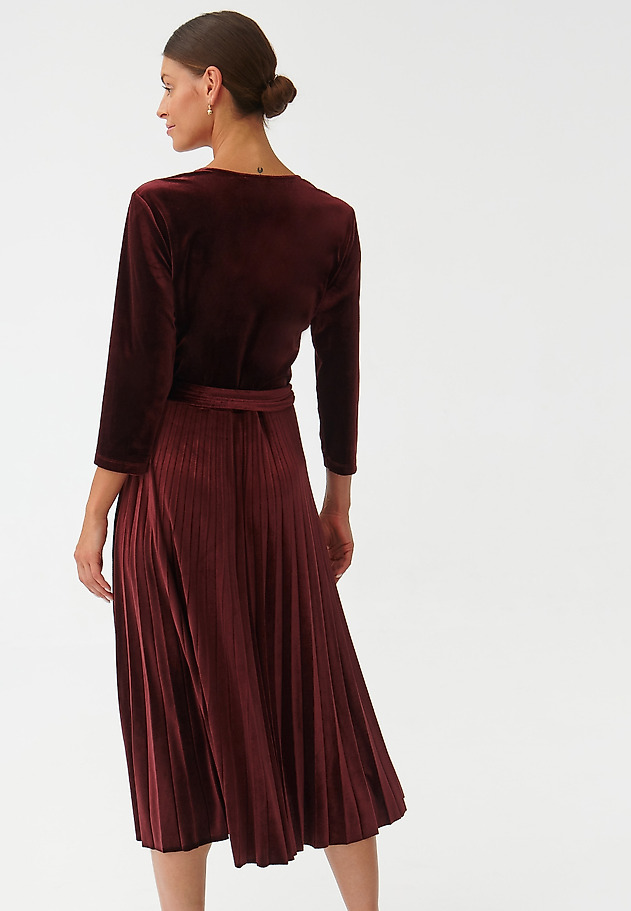 LADIES’ VELVET DRESS WITH A TIE ANIKAMI LADIES’ VELVET DRESS WITH A TIE ANIKAMI RED 2
