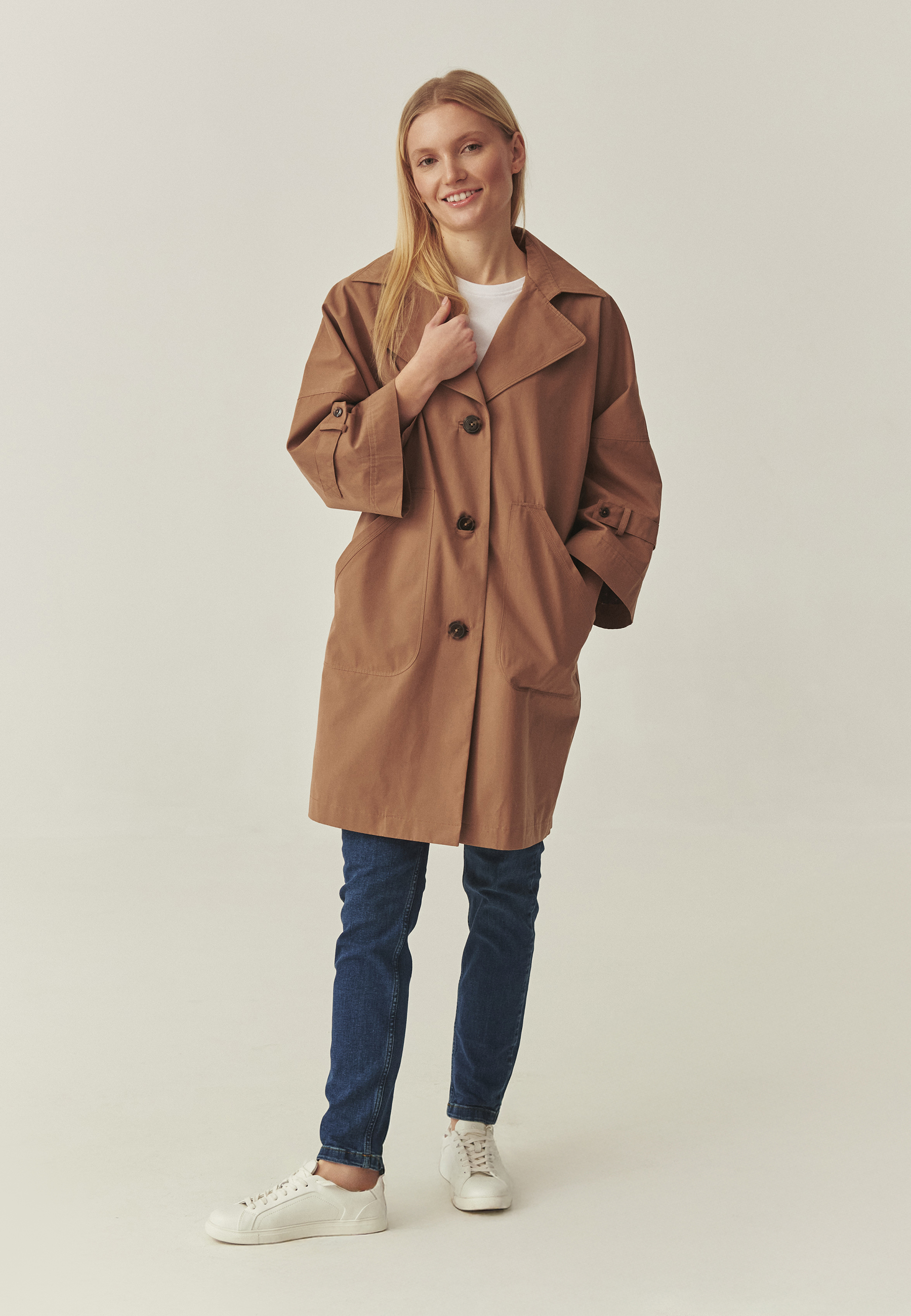 KABÁT S ŠIROKÝMI RUKÁVY — MORIWIANA BÉŽOVÁ 2