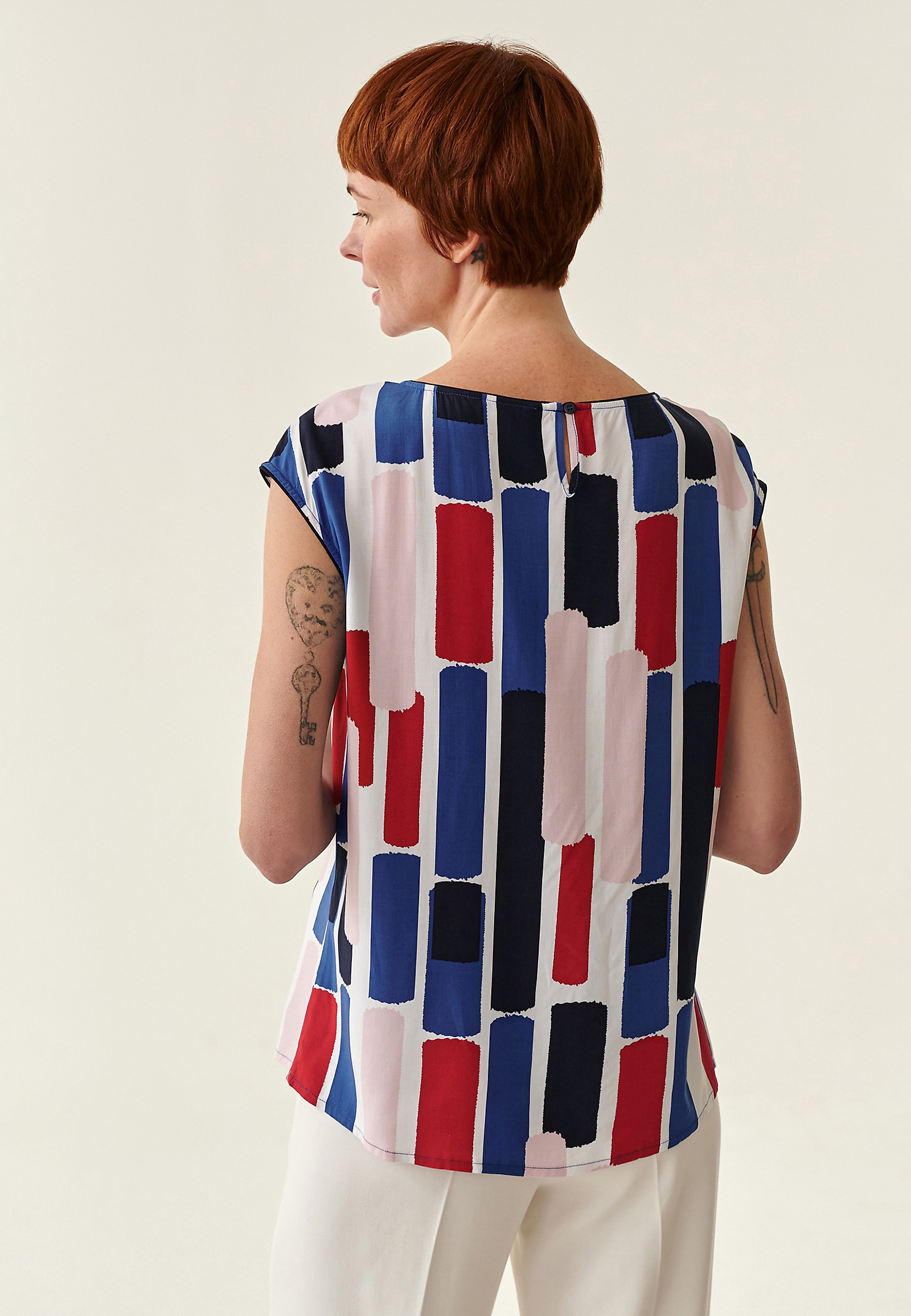 ŽENSKA BLUZA S POTISKOM MIPLA 1 ŽENSKA BLUZA S POTISKOM MIPLA 1 VEČBARVNA 79888