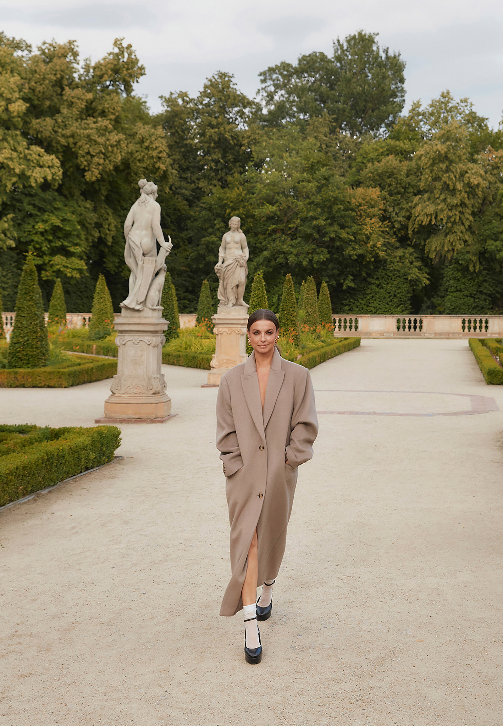 LONG SINGLE-BREASTED LADIES’ COAT WITH SPACIOUS POCKETS - MAWE LONG SINGLE-BREASTED LADIES’ COAT WITH SPACIOUS POCKETS - MAWE BEIGE 103783