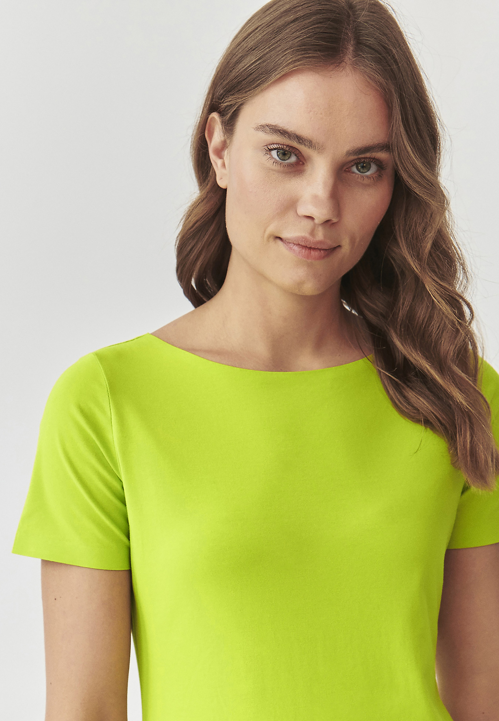 ŽENSKA BLUZA Z BREZŠIVNIM ZAKLJUČKOM - MIKAJA 1 ŽENSKA BLUZA Z BREZŠIVNIM ZAKLJUČKOM - MIKAJA 1 ZELENA 98501