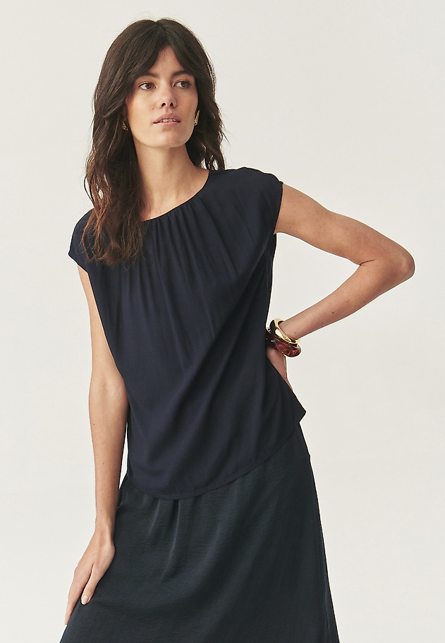SVILENA BLUZA Z GUBAMI - AURELIA SVILENA BLUZA Z GUBAMI - AURELIA TEMNO MODRA 1