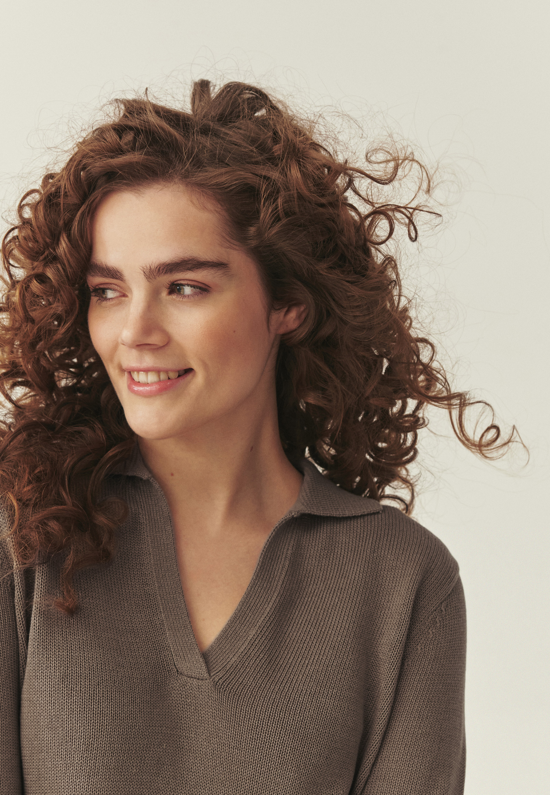 SWETER Z DOMIESZKĄ LNU - IVA BEŻOWY 2