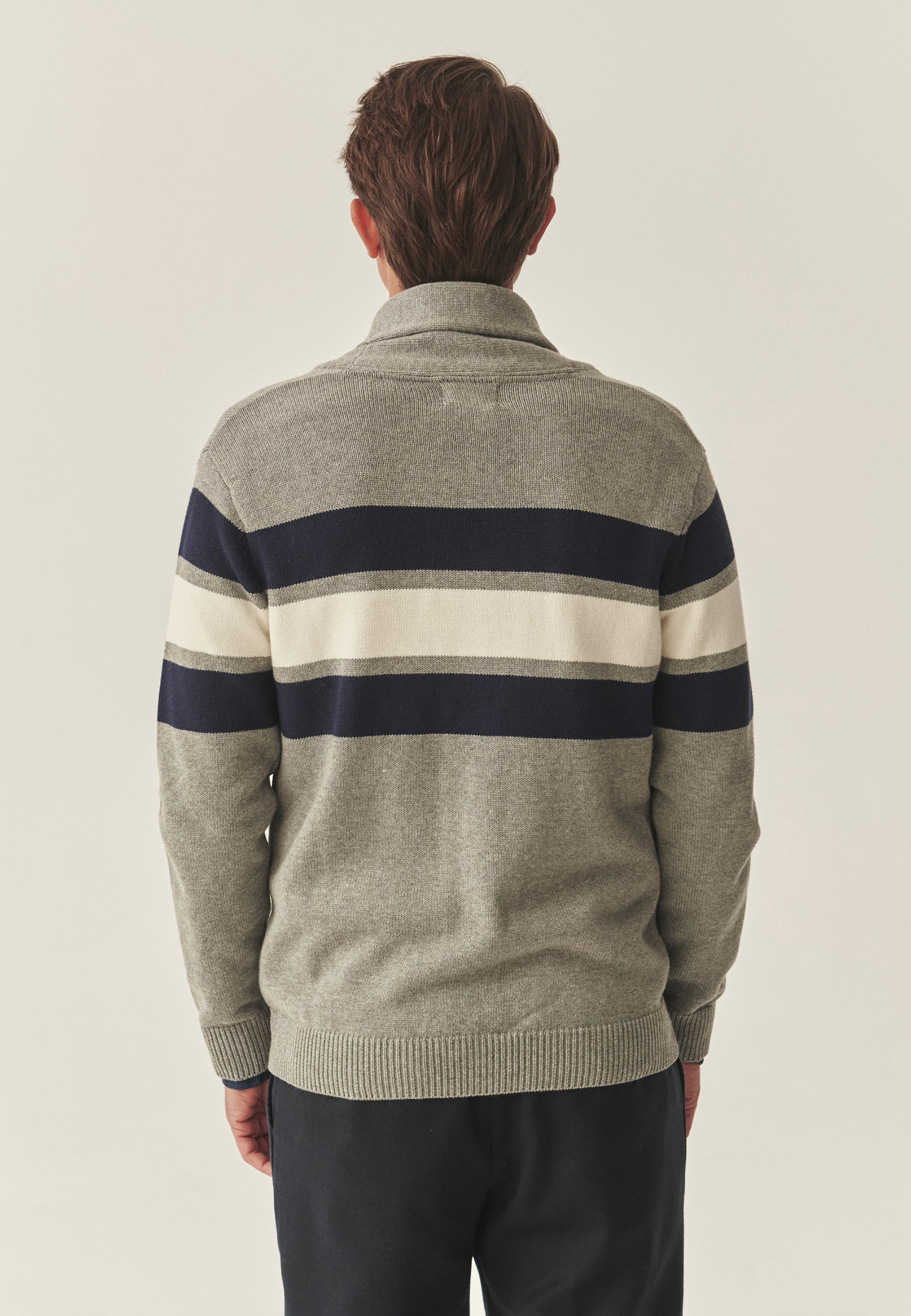 SWETER MĘSKI TYPU KARDIGAN Z NASZYWKĄ Z MISIEM USZATKIEM KORDIAN MULTIKOLOR 2