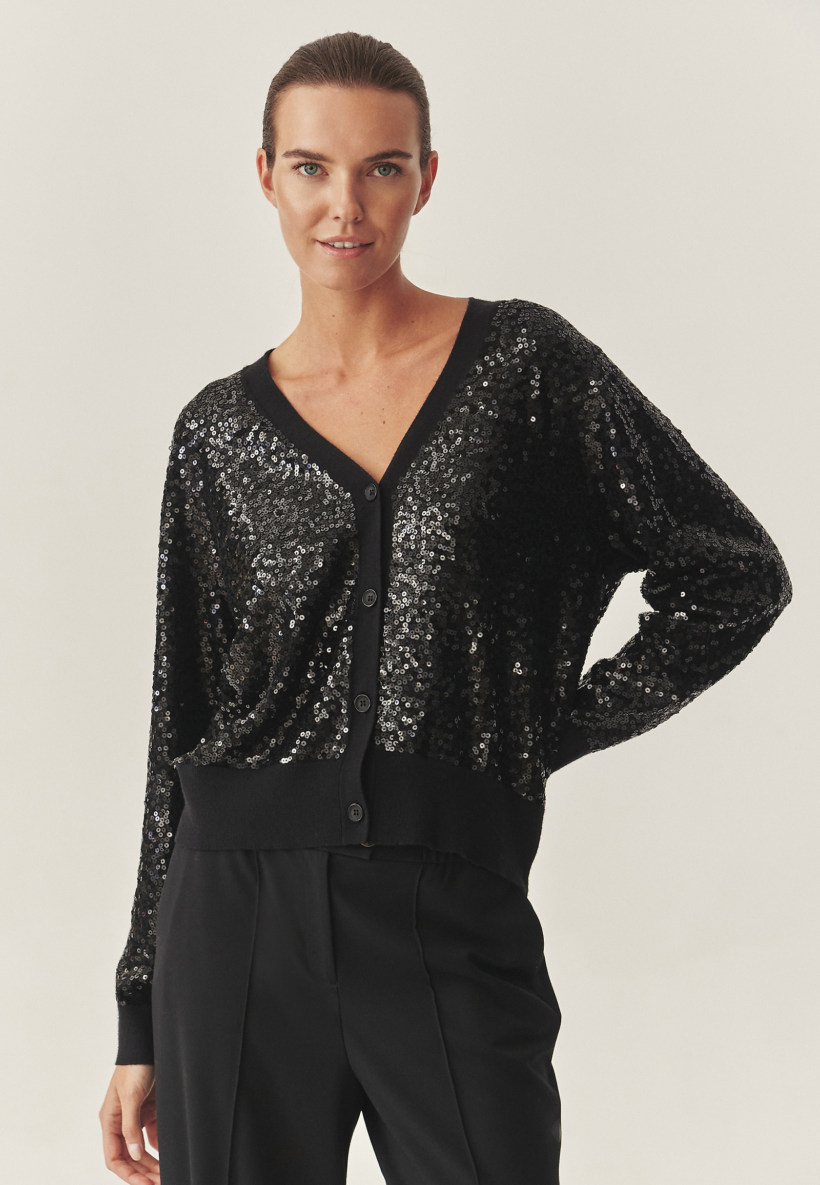 SEQUINED CARDIGAN WITH V-NECK -GLOSS SEQUINED CARDIGAN WITH V-NECK -GLOSS BLACK 118321