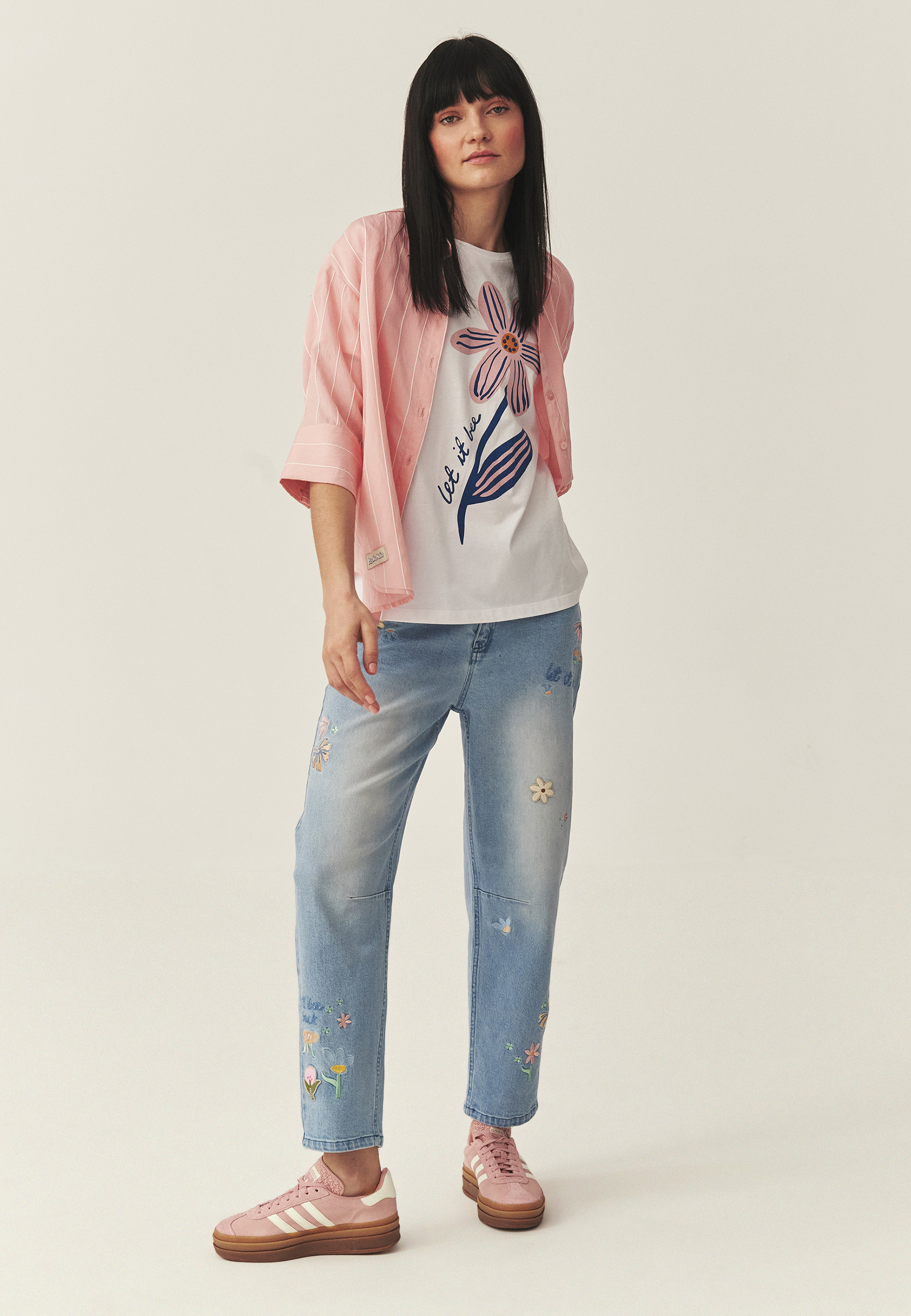 BAVLNENÉ TRIČKO S KVETINOVOU POTLAČOU – CARLA