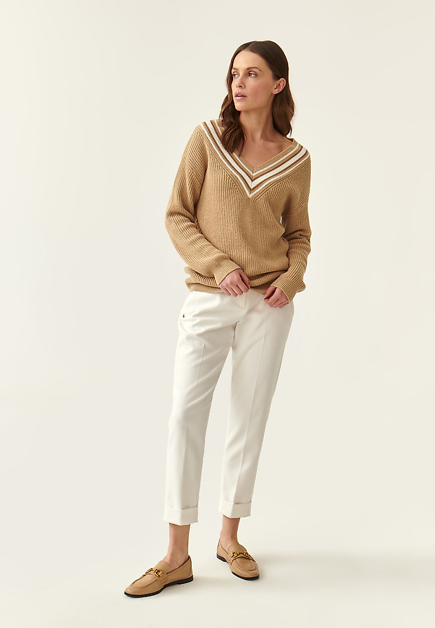 SWETER DAMSKI Z OZDOBNĄ PLISĄ BUNIKO SWETER DAMSKI Z OZDOBNĄ PLISĄ BUNIKO BEŻOWY 2